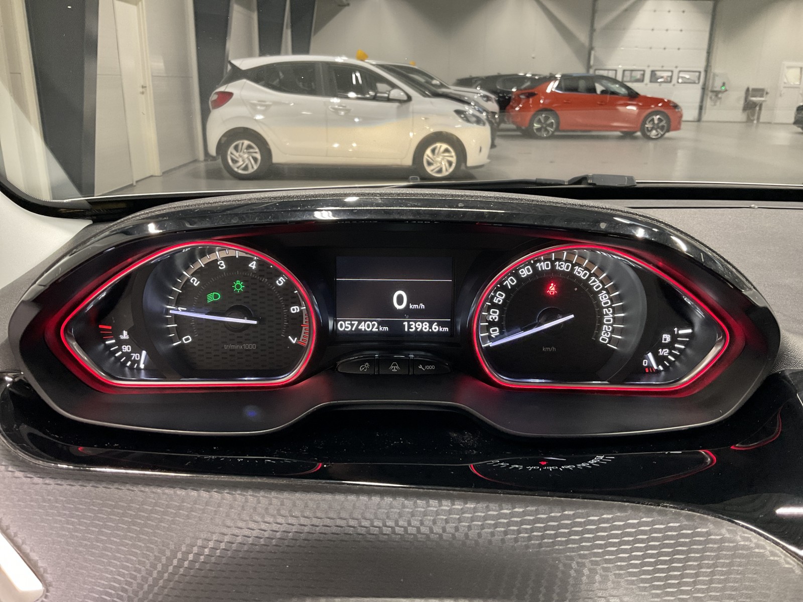 PEUGEOT - 2008 - #182229 - 16