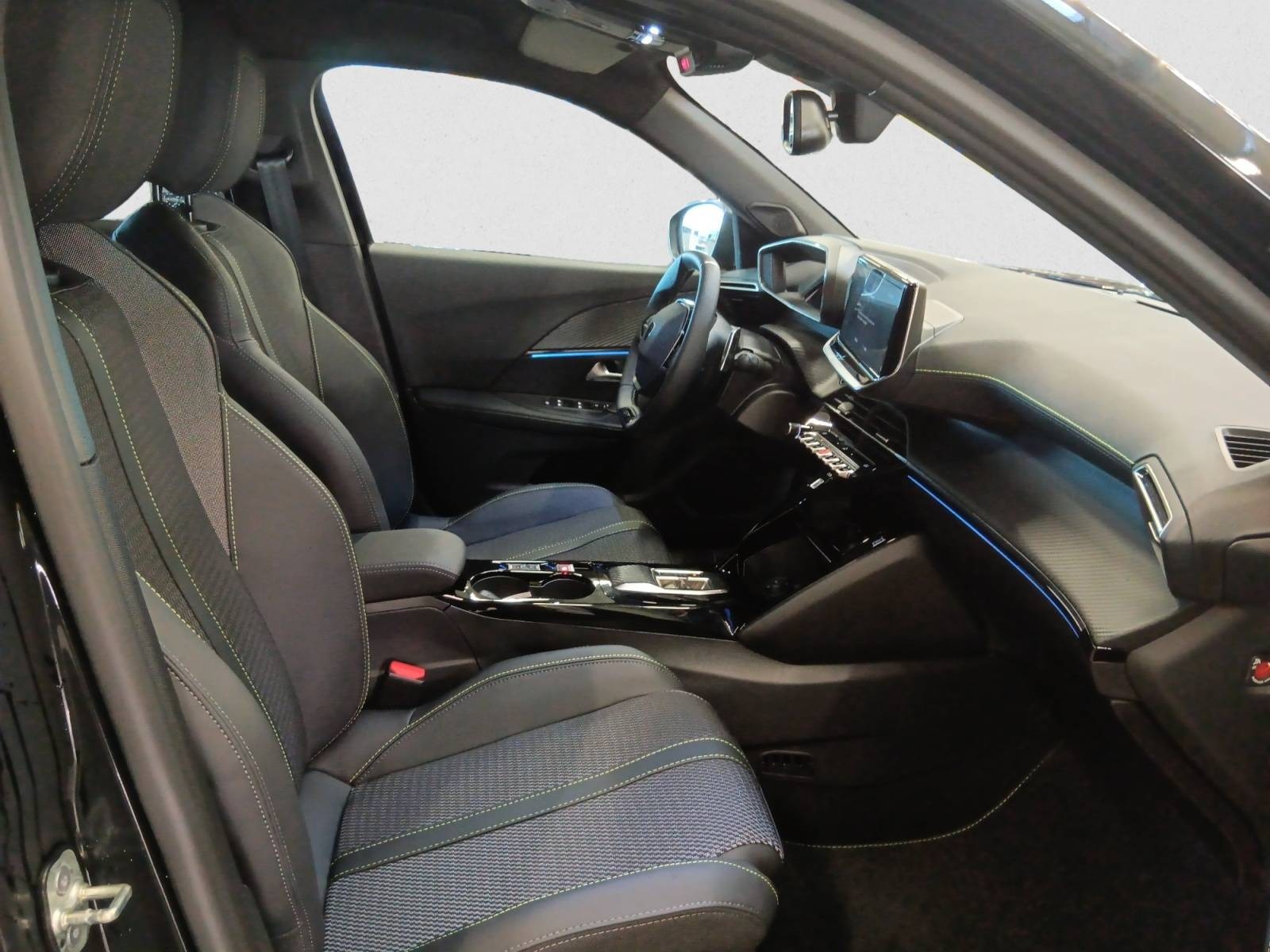 PEUGEOT - 2008 - #847364 - 12