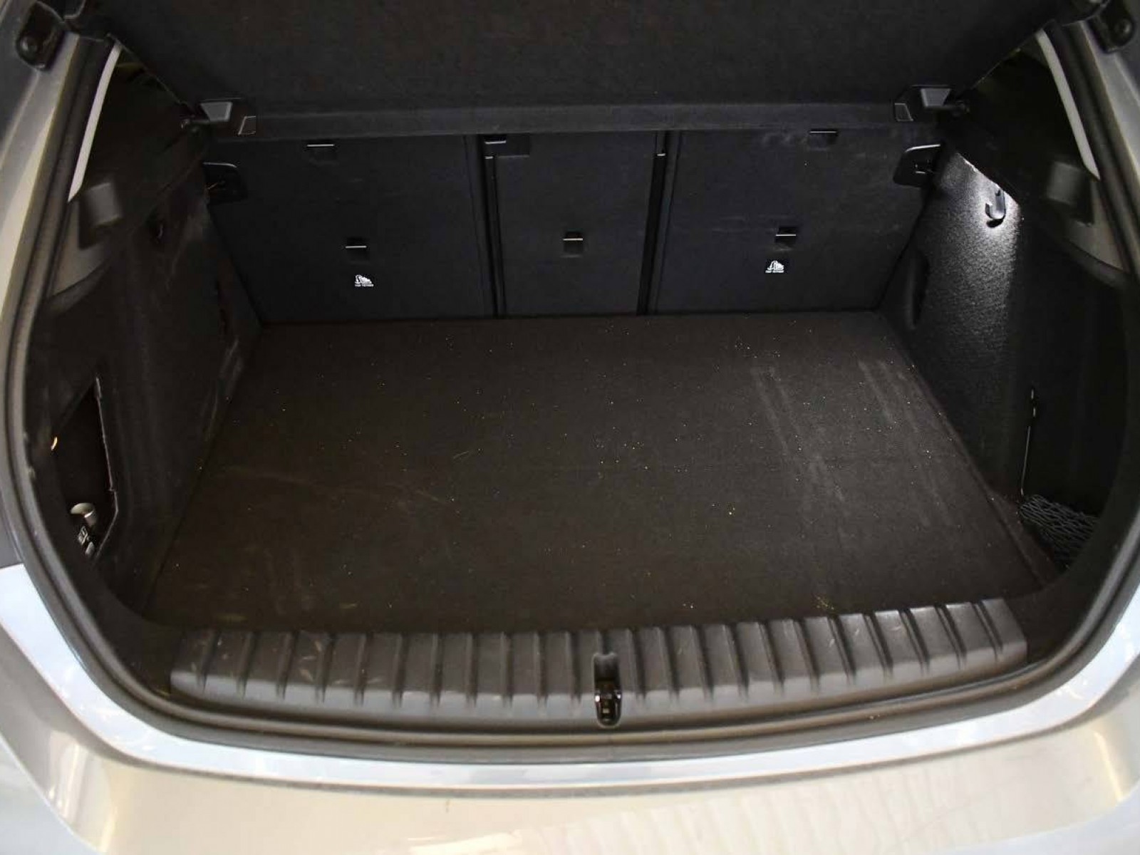 BMW - SERIE 1 F70 - #850093 - 12