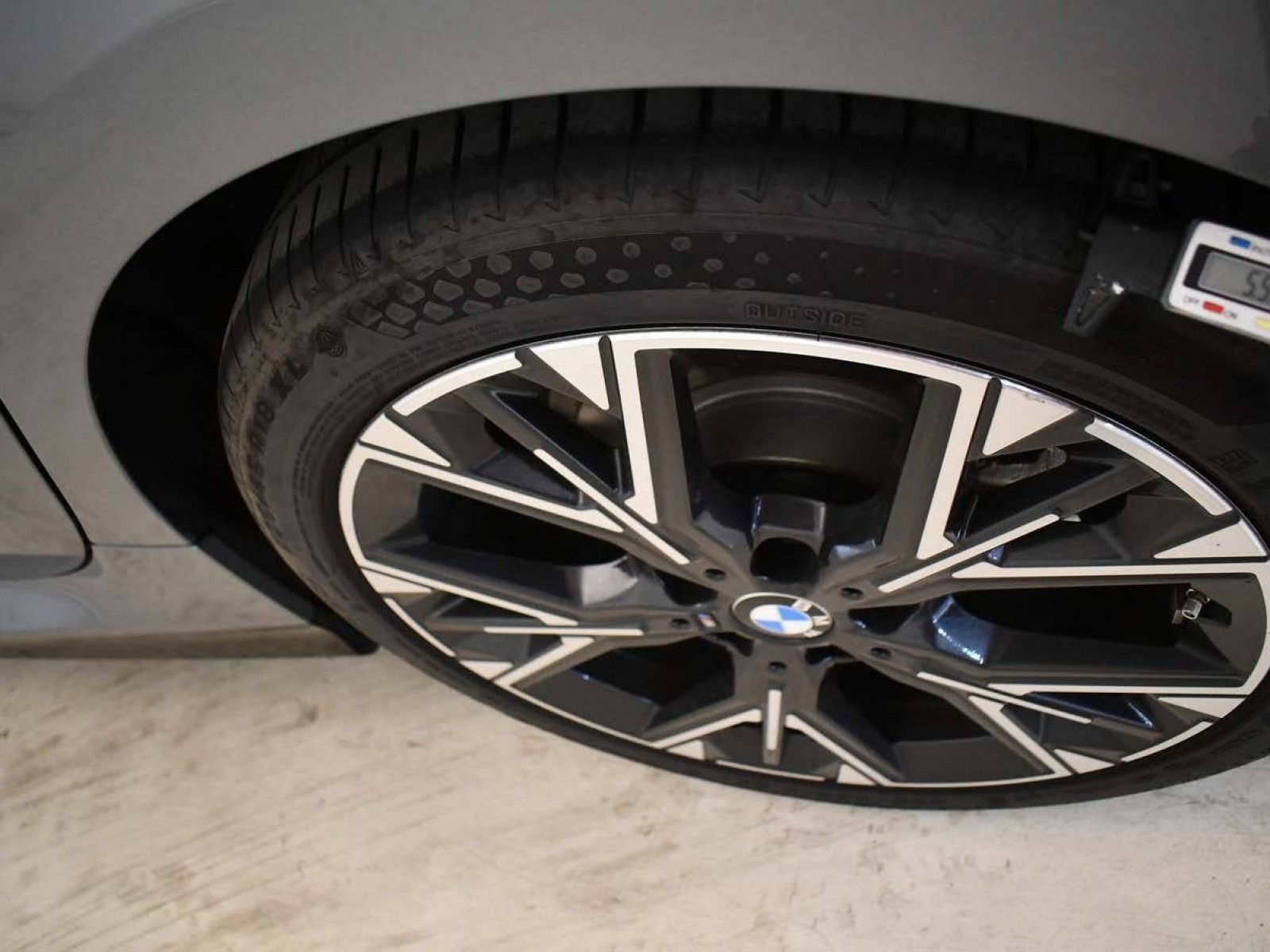 BMW - SERIE 1 F70 - #850096 - 27