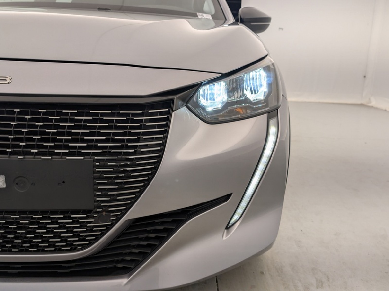 PEUGEOT - 208 ELECTRIQUE - #856892 - 19