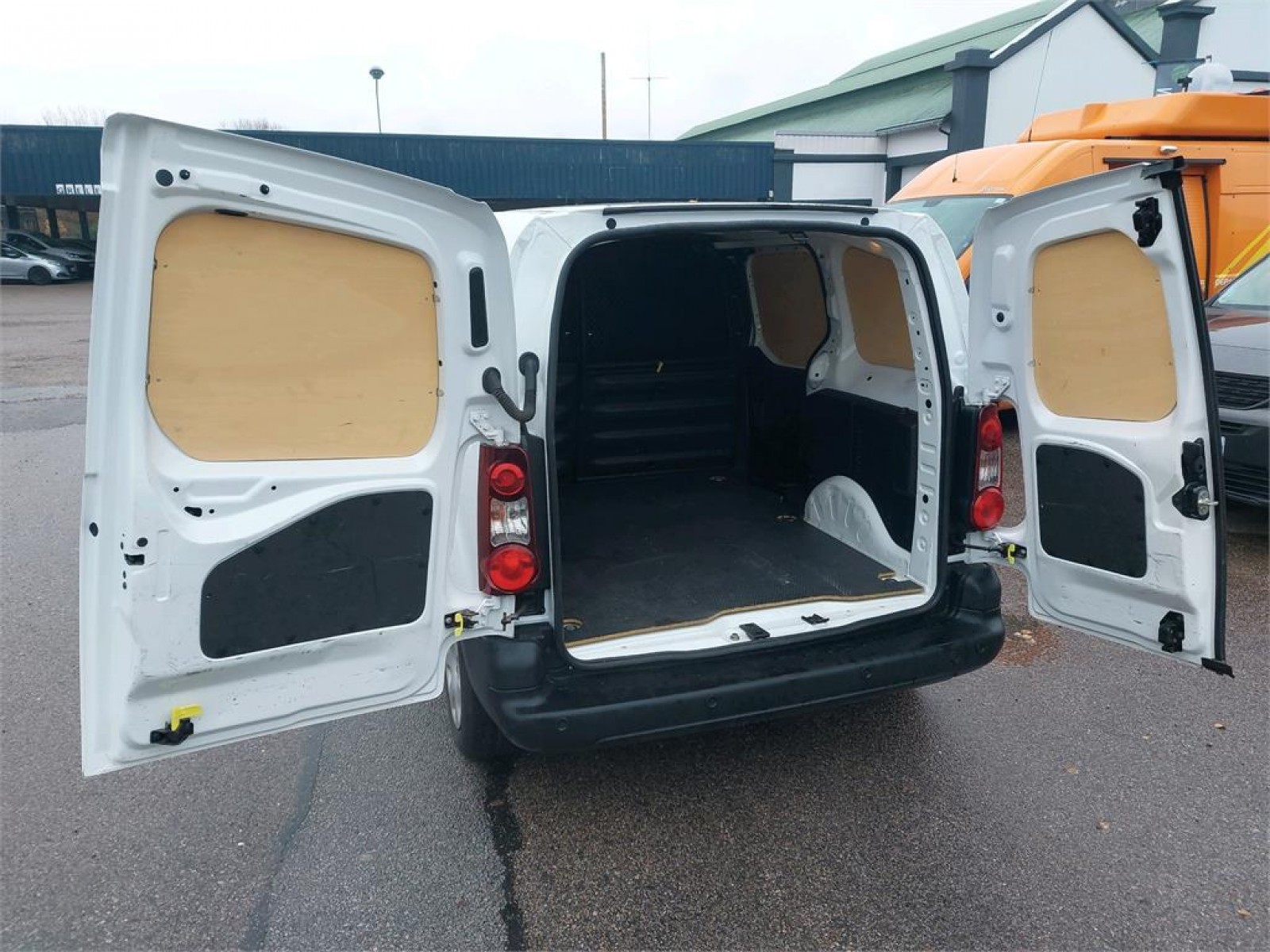 PEUGEOT - PARTNER FOURGON - #182258 - 8