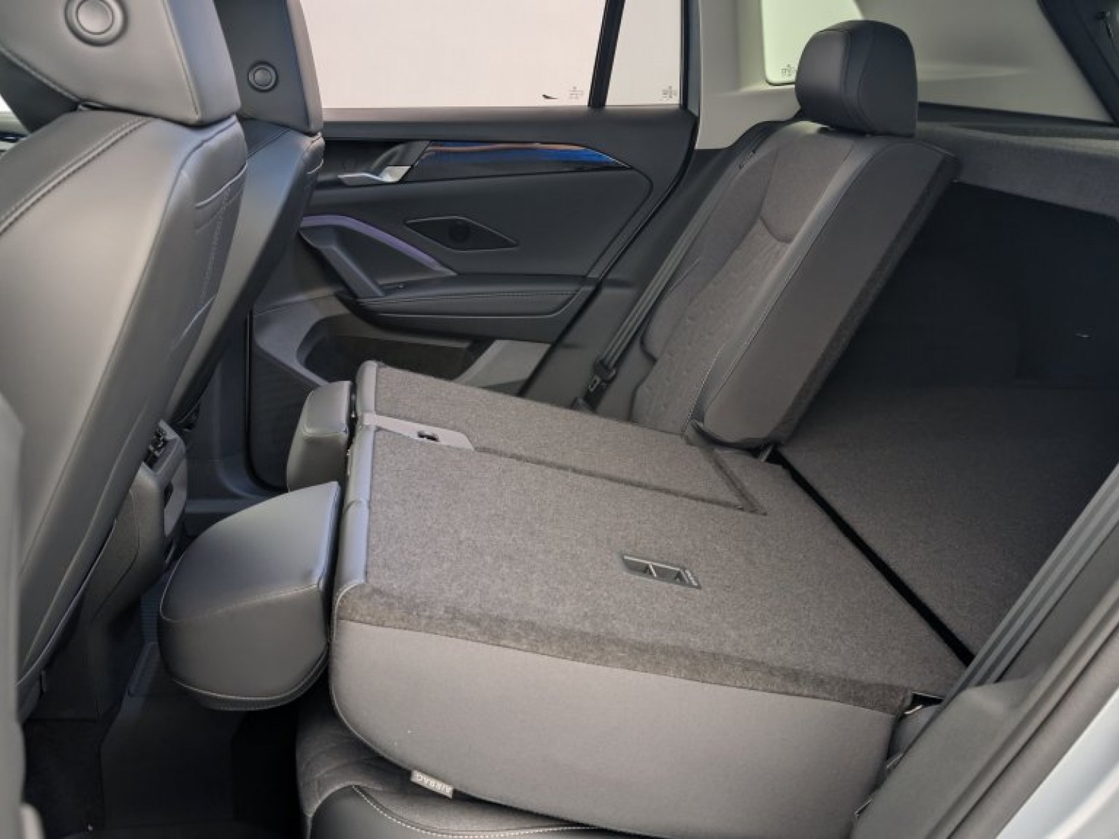 VOLKSWAGEN - TIGUAN NOUVEAU - #842975 - 12