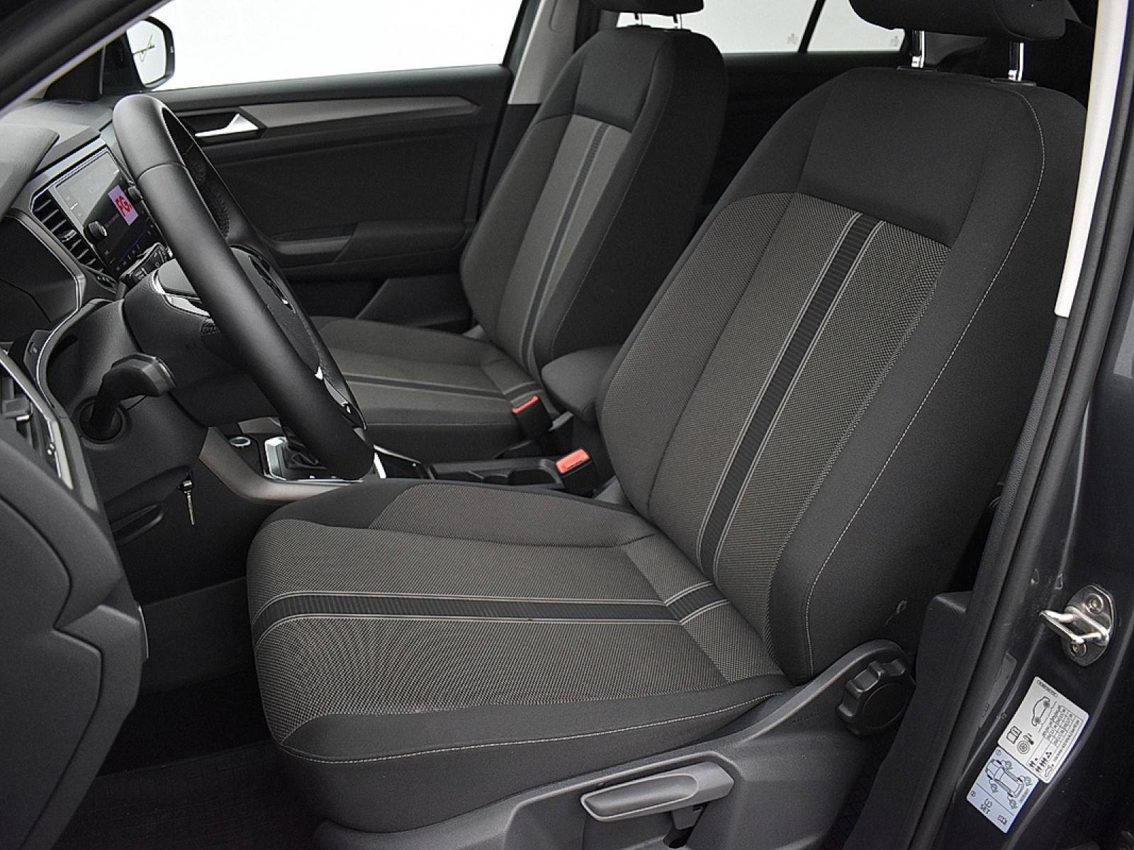 VOLKSWAGEN - T-ROC - #167325 - 7