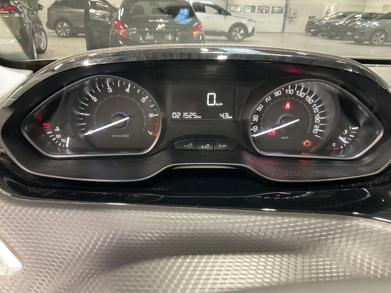 PEUGEOT - 2008 - #182272 - 13