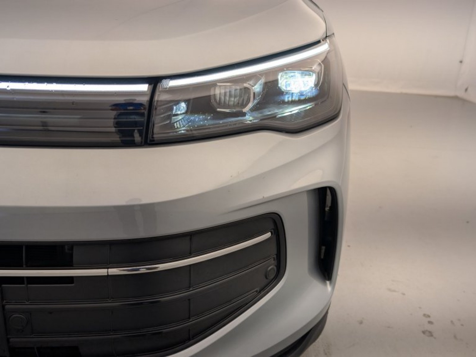 VOLKSWAGEN - TIGUAN NOUVEAU - #842975 - 22