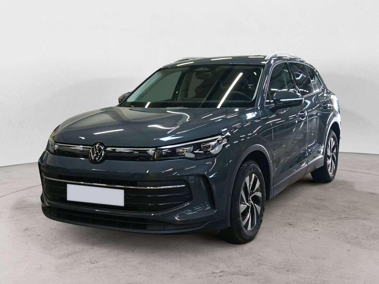 VOLKSWAGEN - TIGUAN - #843587 - 0