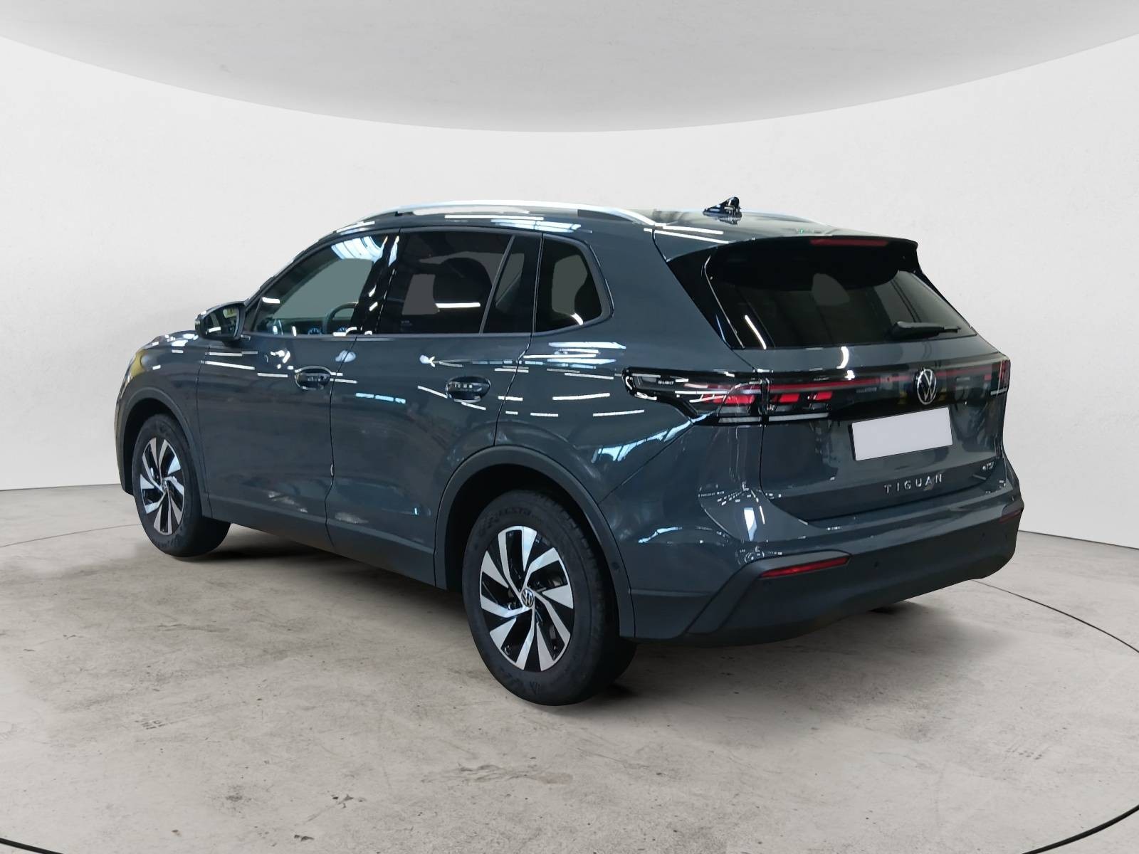 VOLKSWAGEN - TIGUAN - #843606 - 2