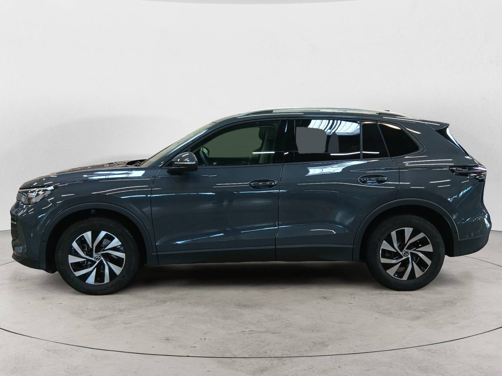 VOLKSWAGEN - TIGUAN - #843612 - 16