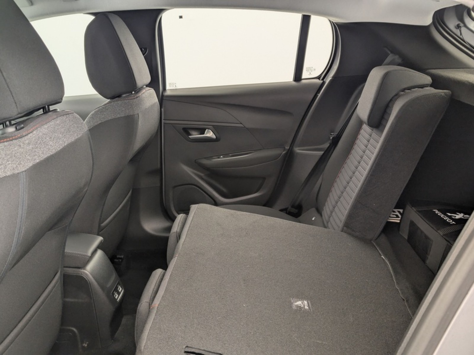 PEUGEOT - 208 ELECTRIQUE - #857249 - 11