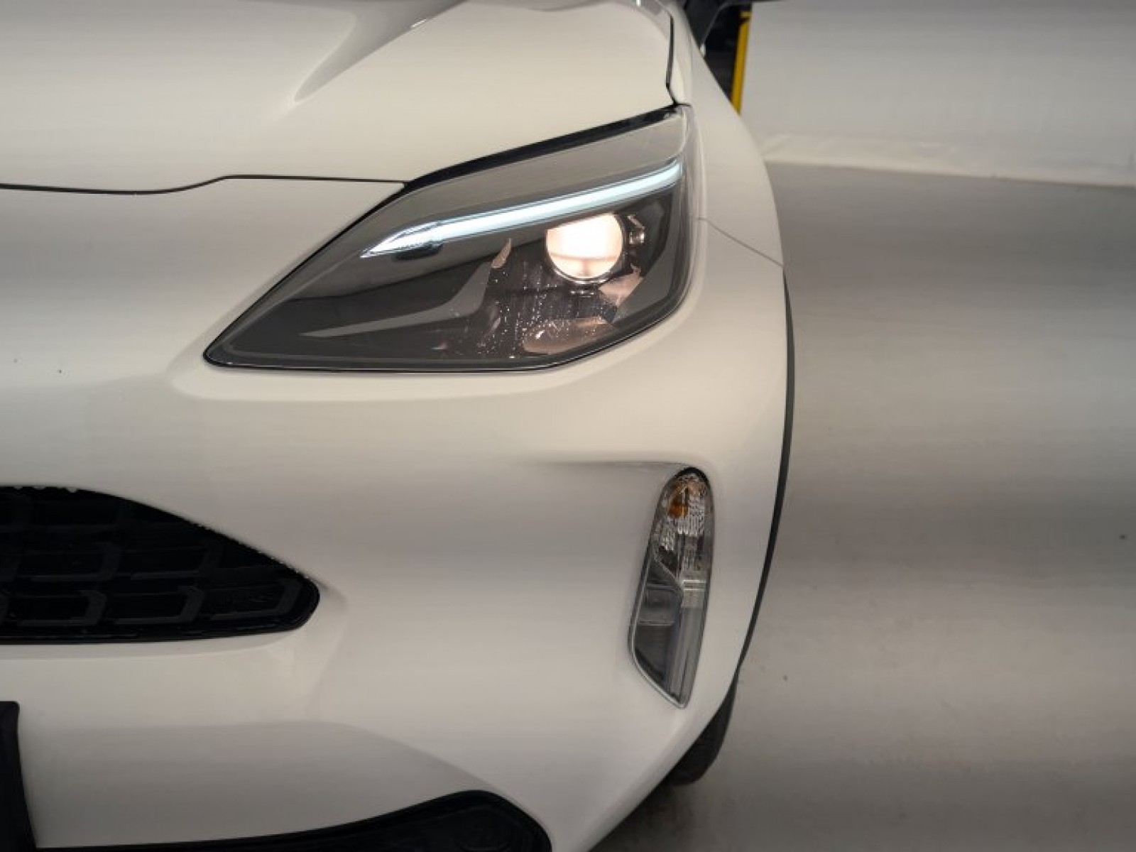 TOYOTA - Yaris Cross Hybride - #854651 - 19