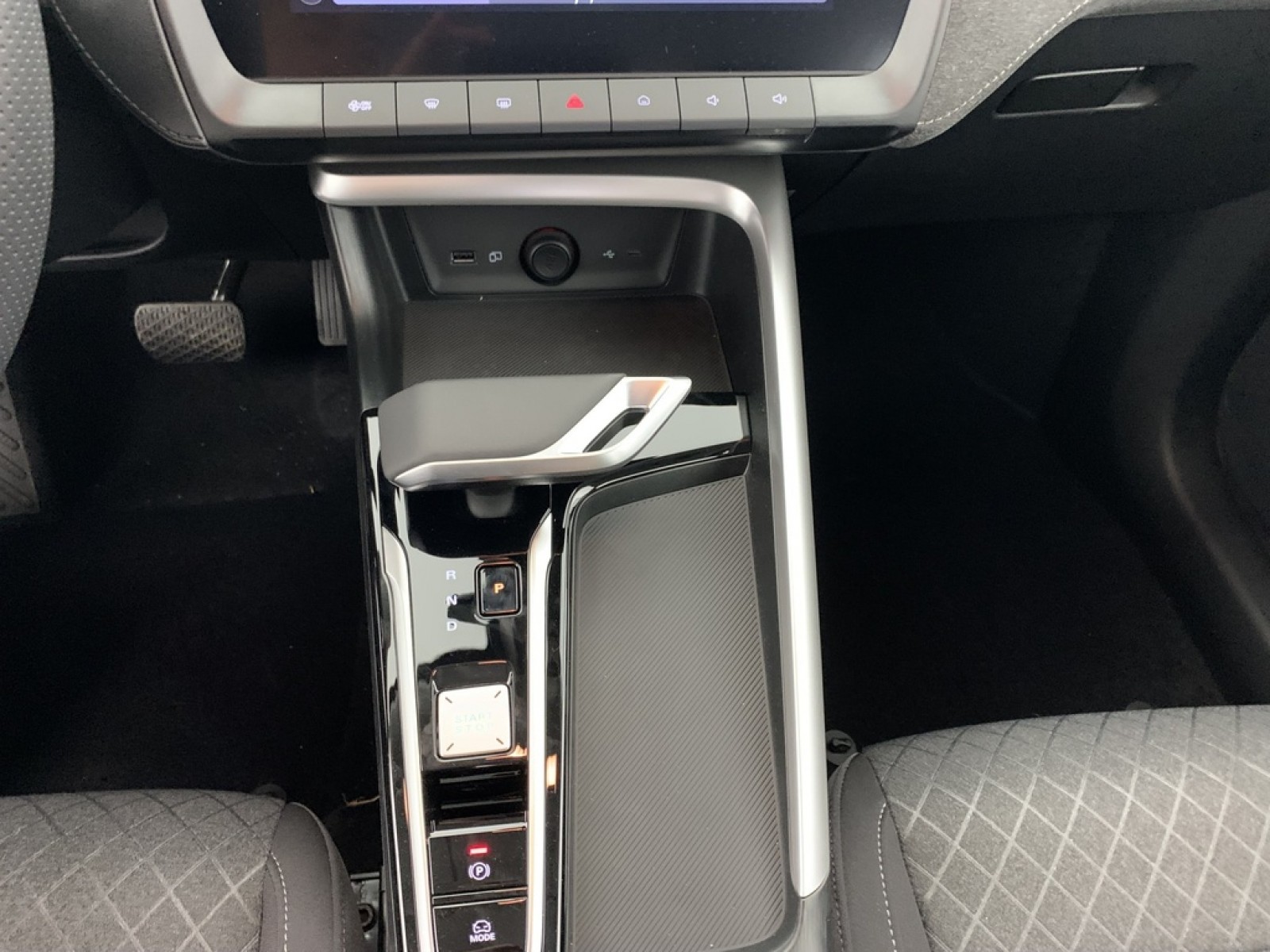 MG - ZS - #856918 - 17