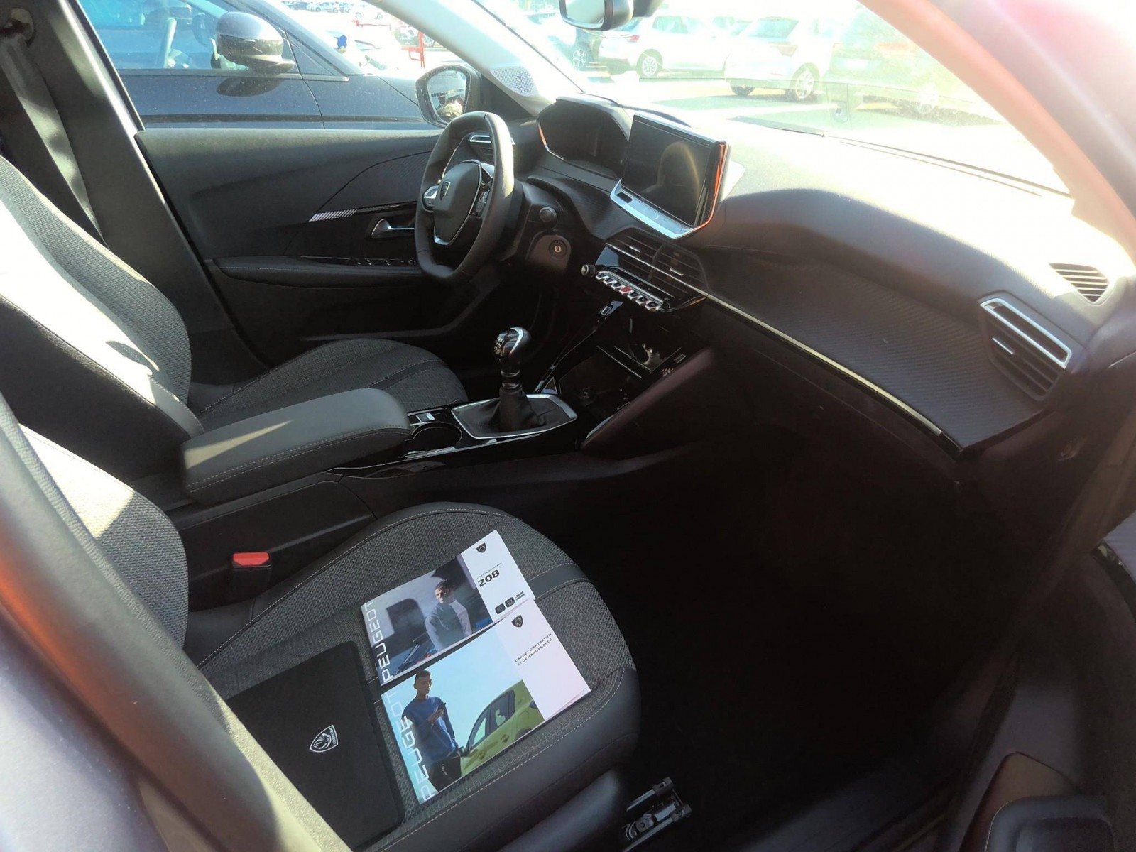 PEUGEOT - 208 - #858374 - 2