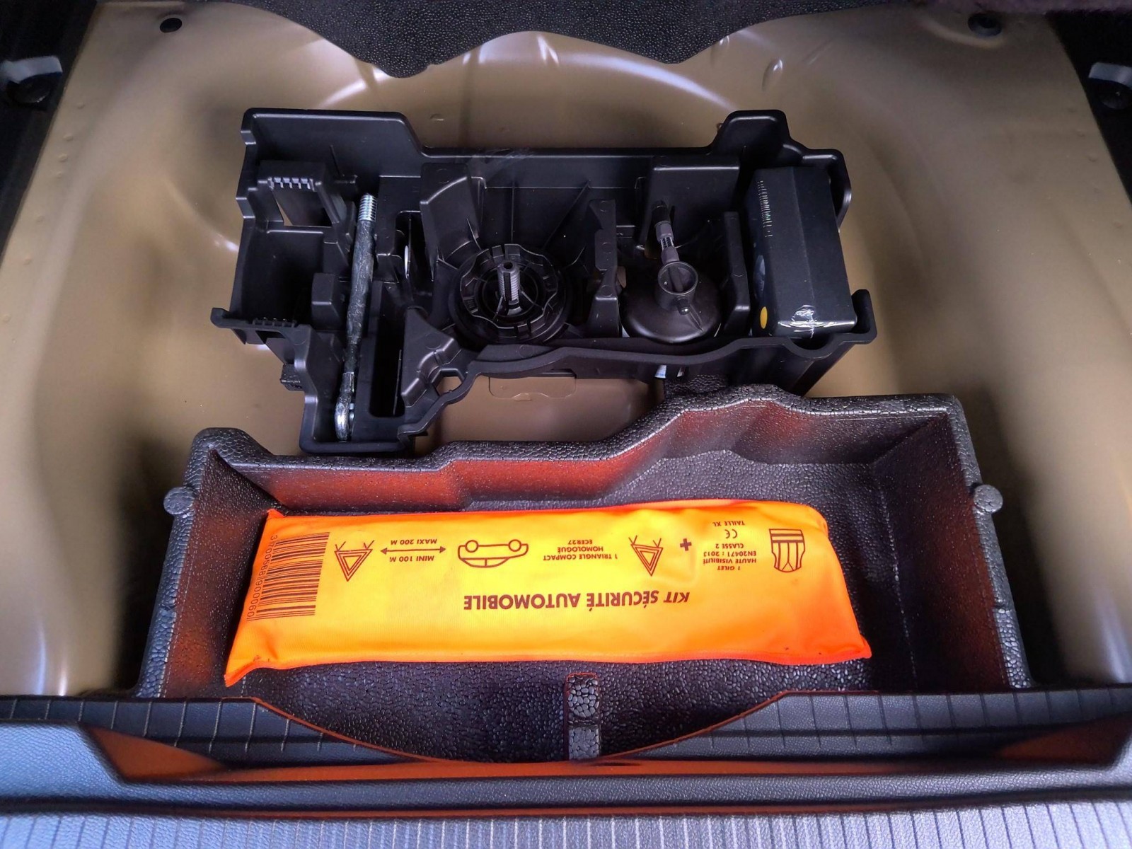 PEUGEOT - 2008 - #859587 - 5