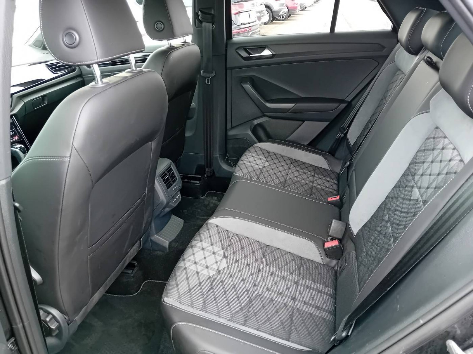 VOLKSWAGEN - T-ROC - #860350 - 7