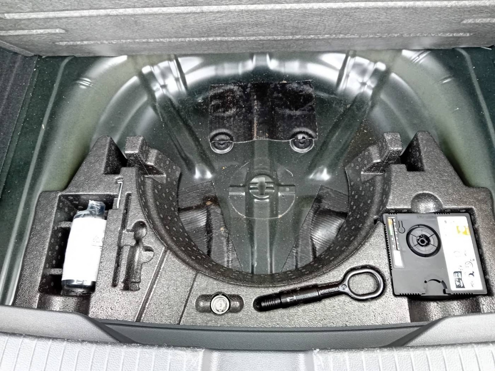 VOLKSWAGEN - T-ROC - #860350 - 12