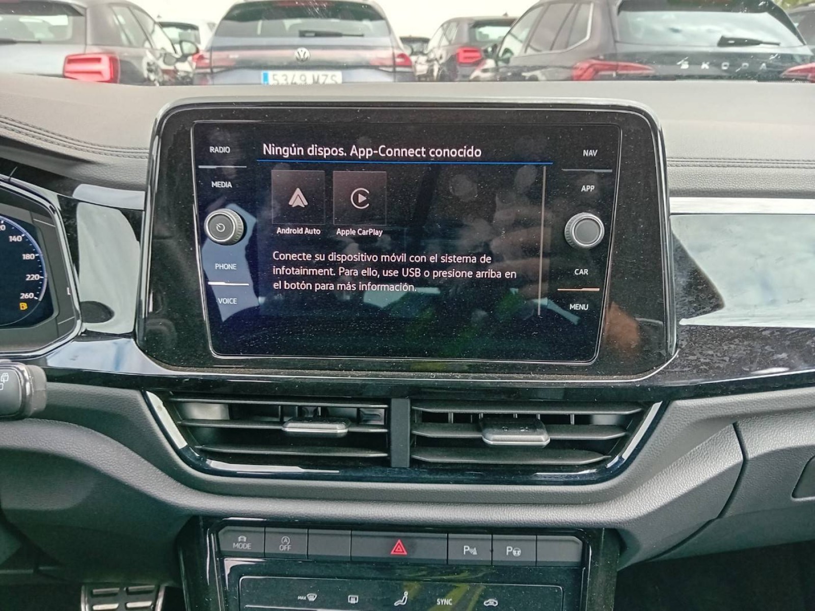 VOLKSWAGEN - T-ROC - #860349 - 9