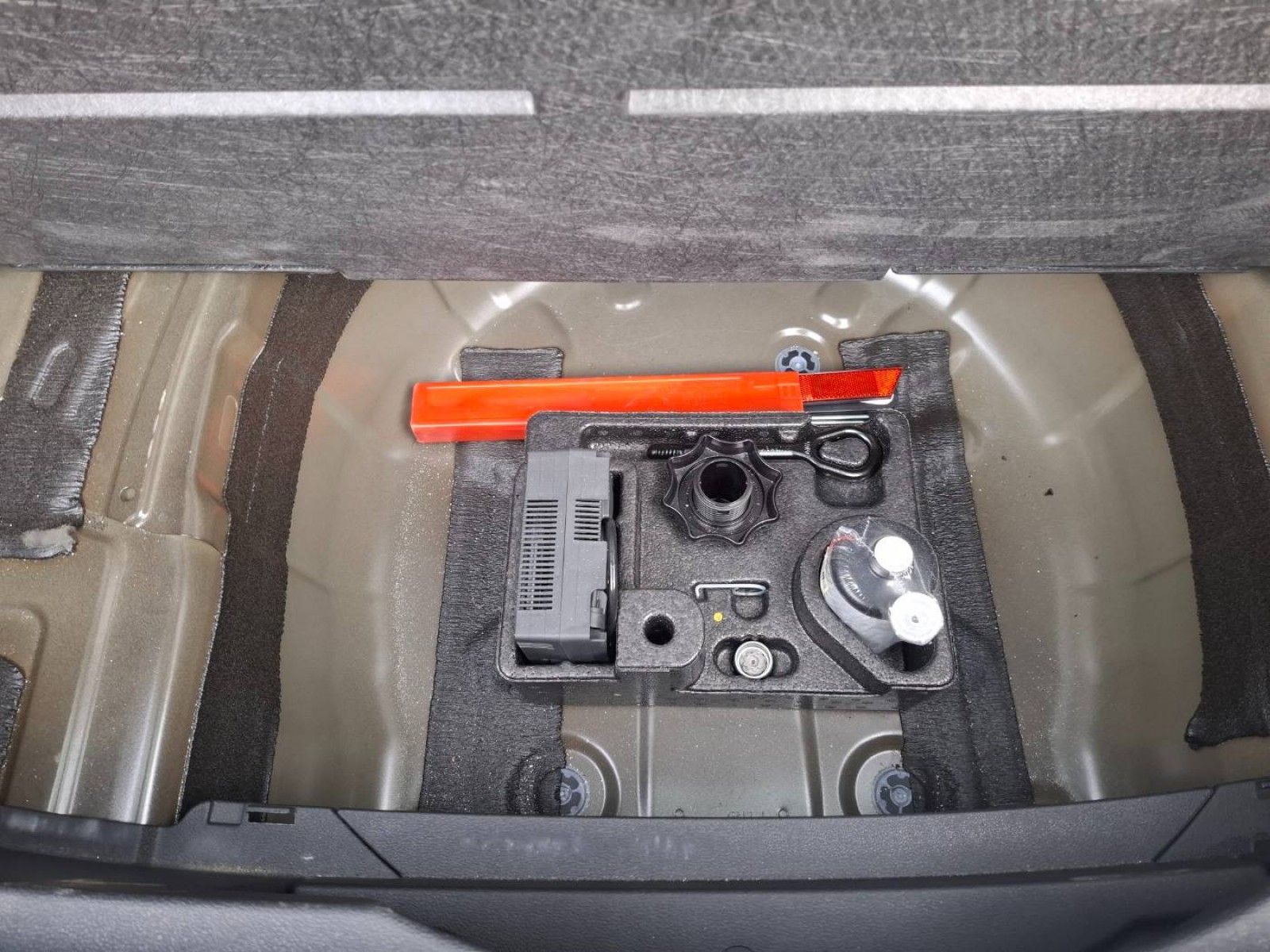 VOLKSWAGEN - T-CROSS - #860469 - 16