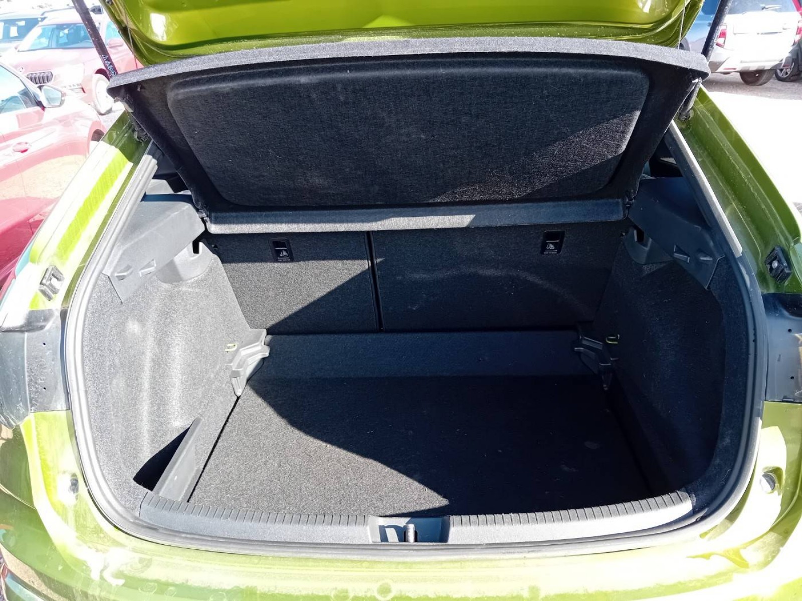 VOLKSWAGEN - TAIGO - #860476 - 15