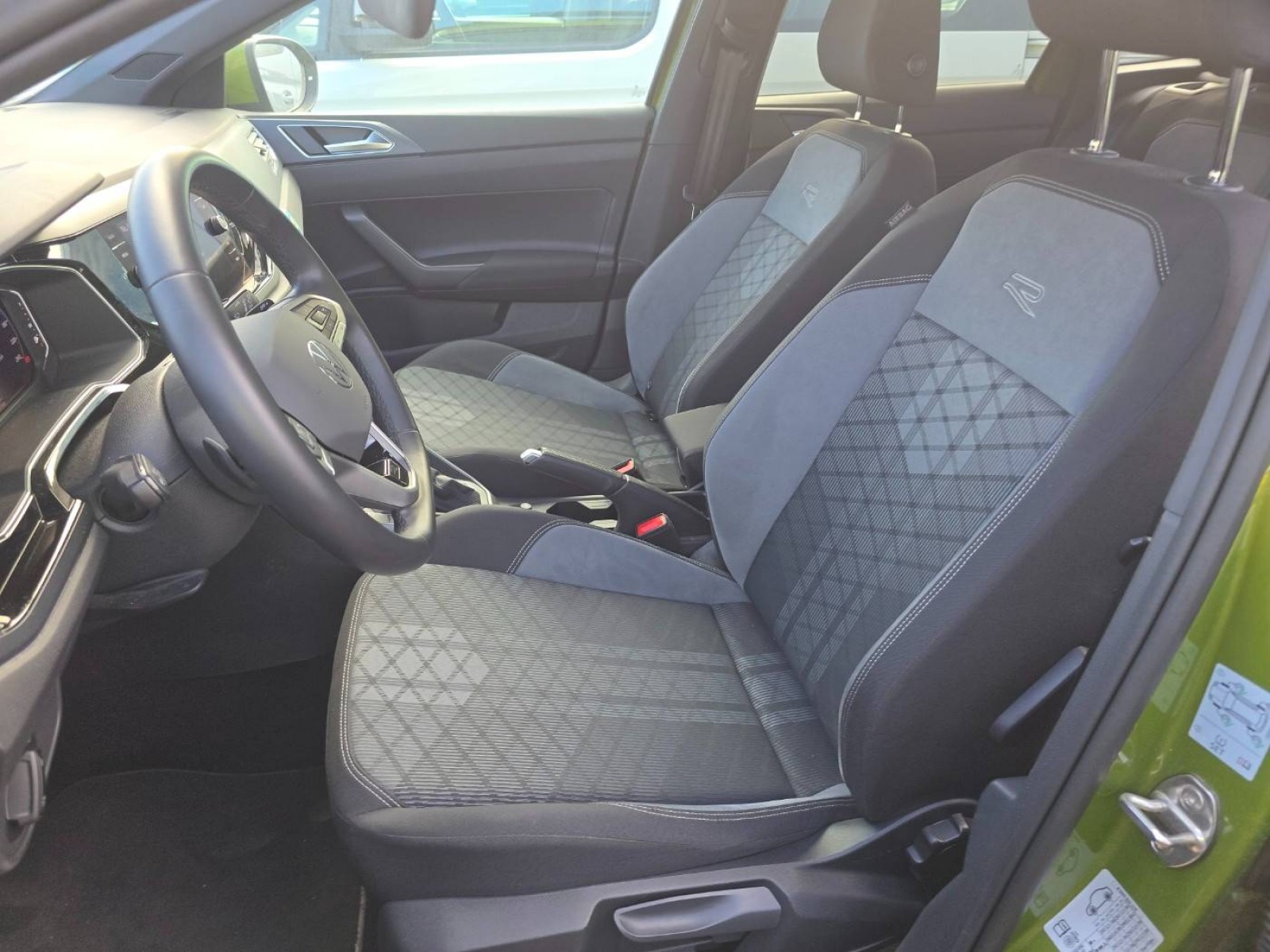 VOLKSWAGEN - TAIGO - #860478 - 9