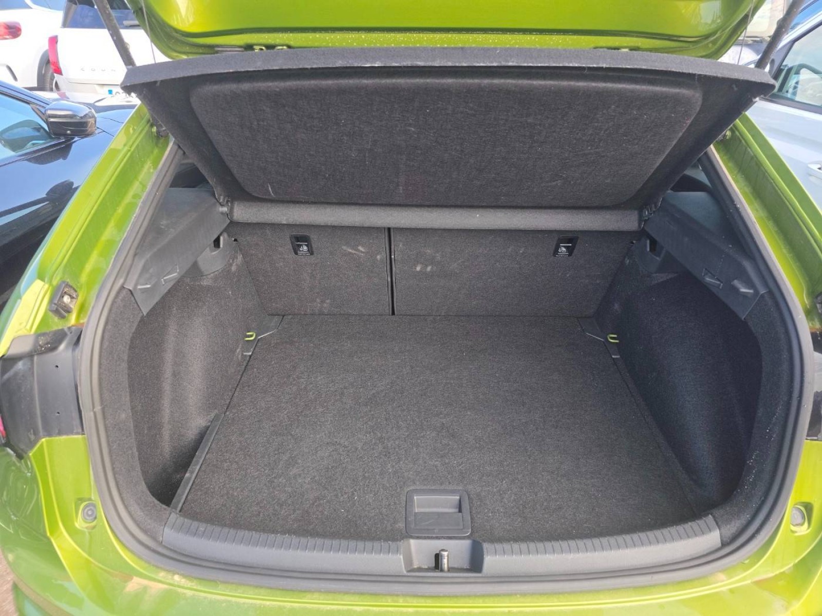 VOLKSWAGEN - TAIGO - #860478 - 17