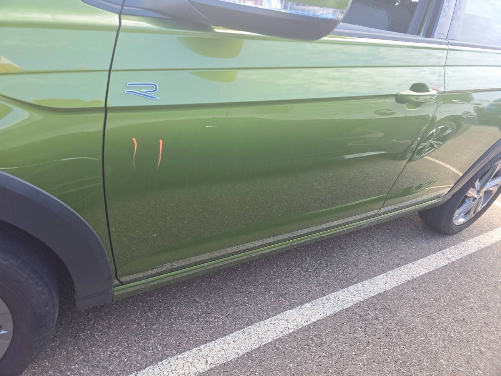 VOLKSWAGEN - TAIGO - #860478 - 25