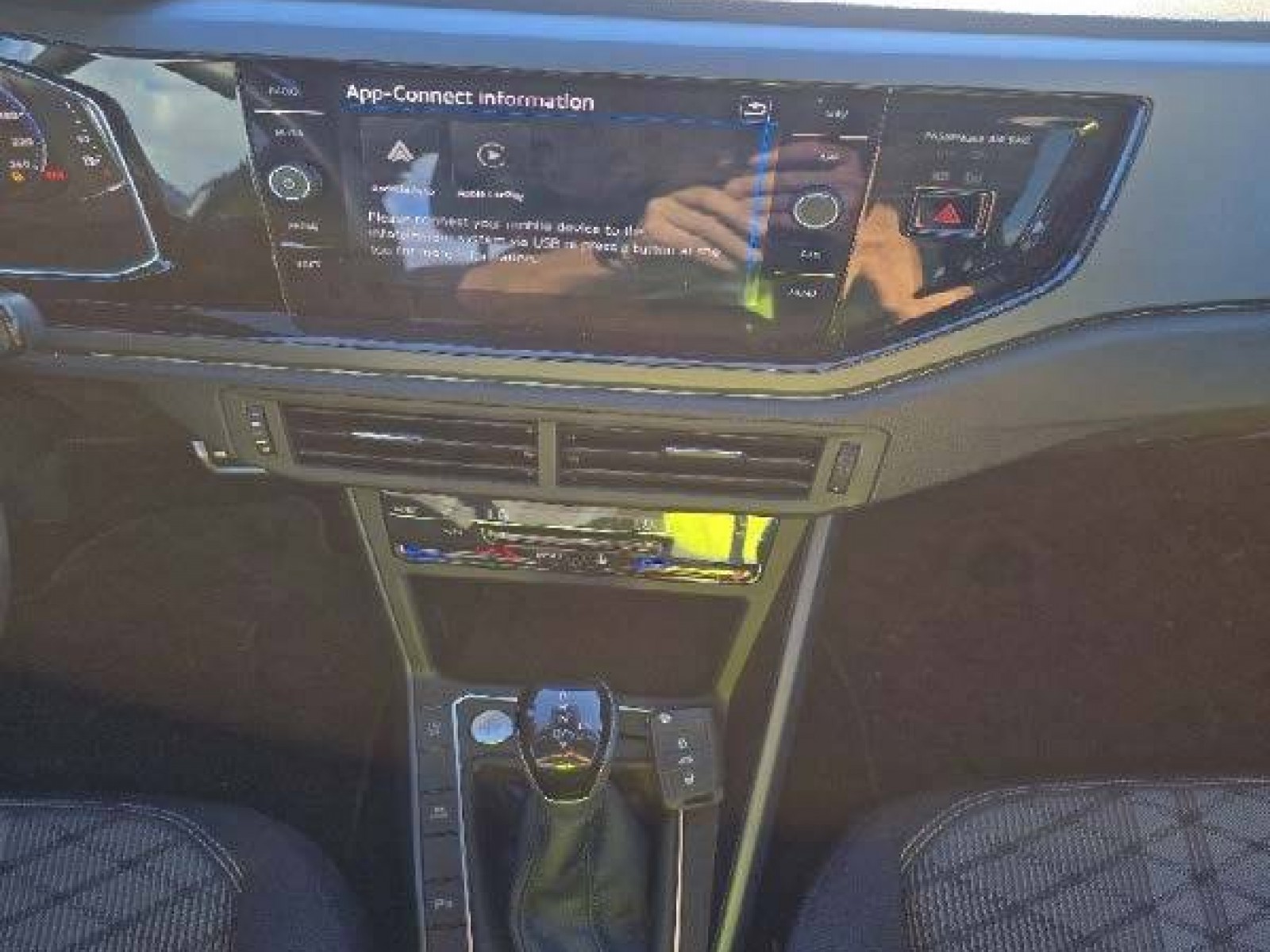 VOLKSWAGEN - TAIGO - #860479 - 9