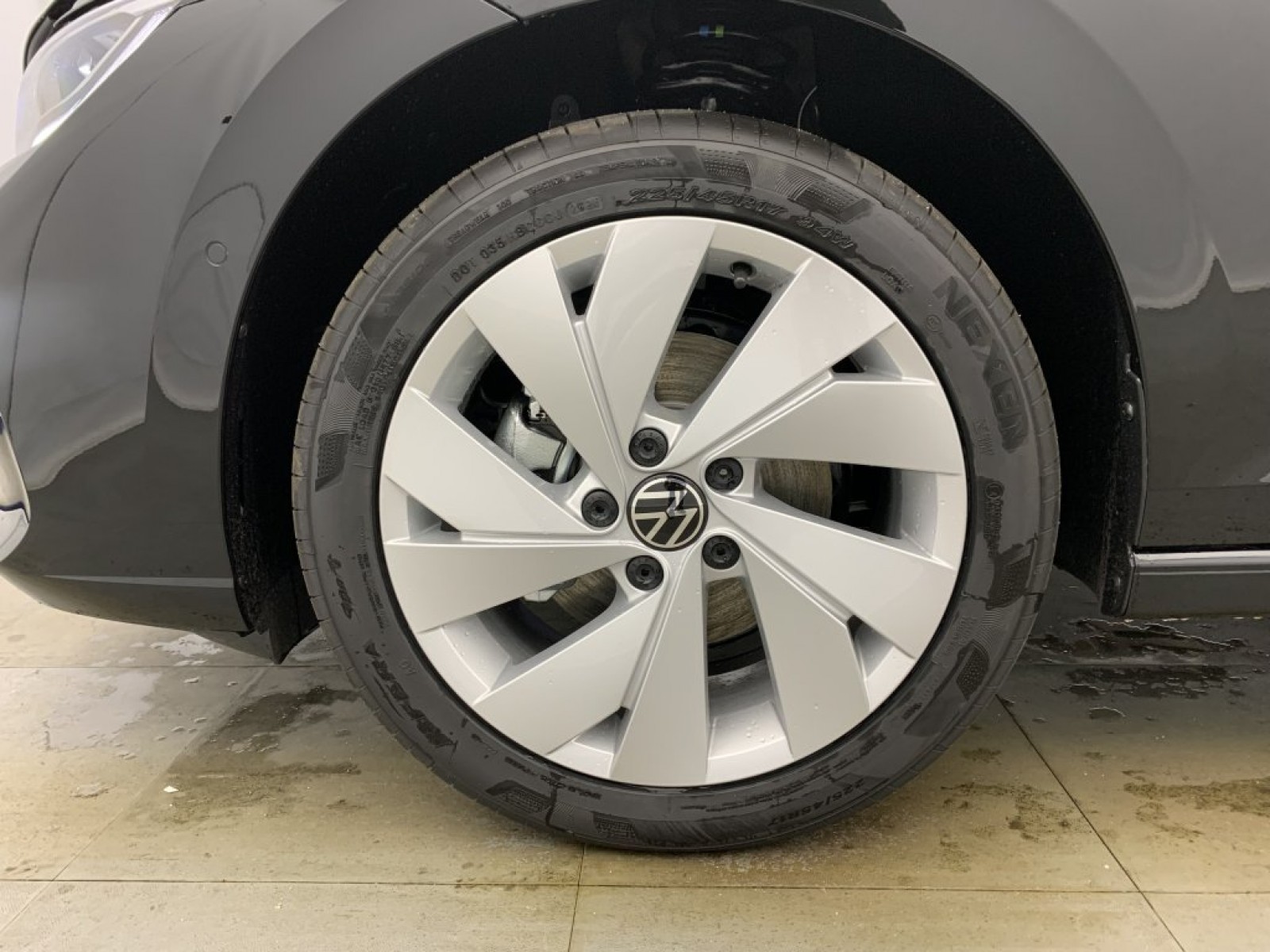 VOLKSWAGEN - GOLF 8 - #843237 - 18