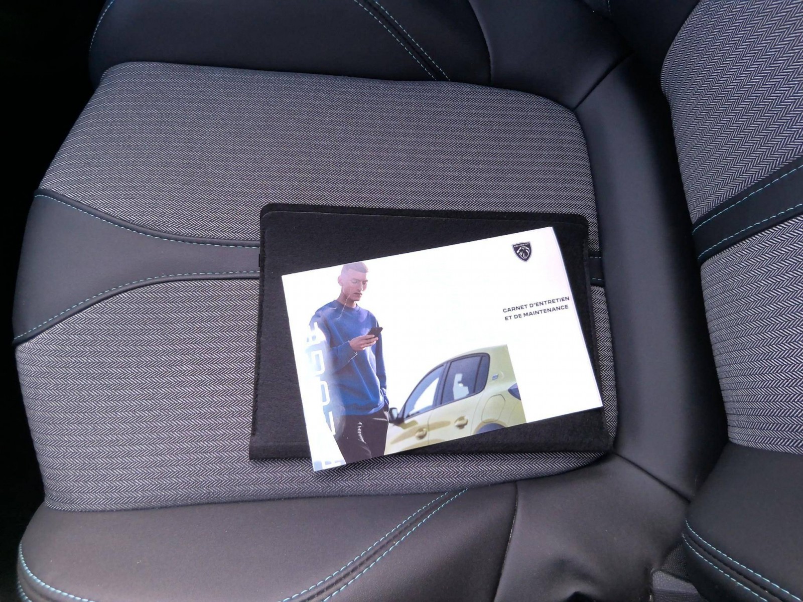 PEUGEOT - 5008 - #861653 - 5