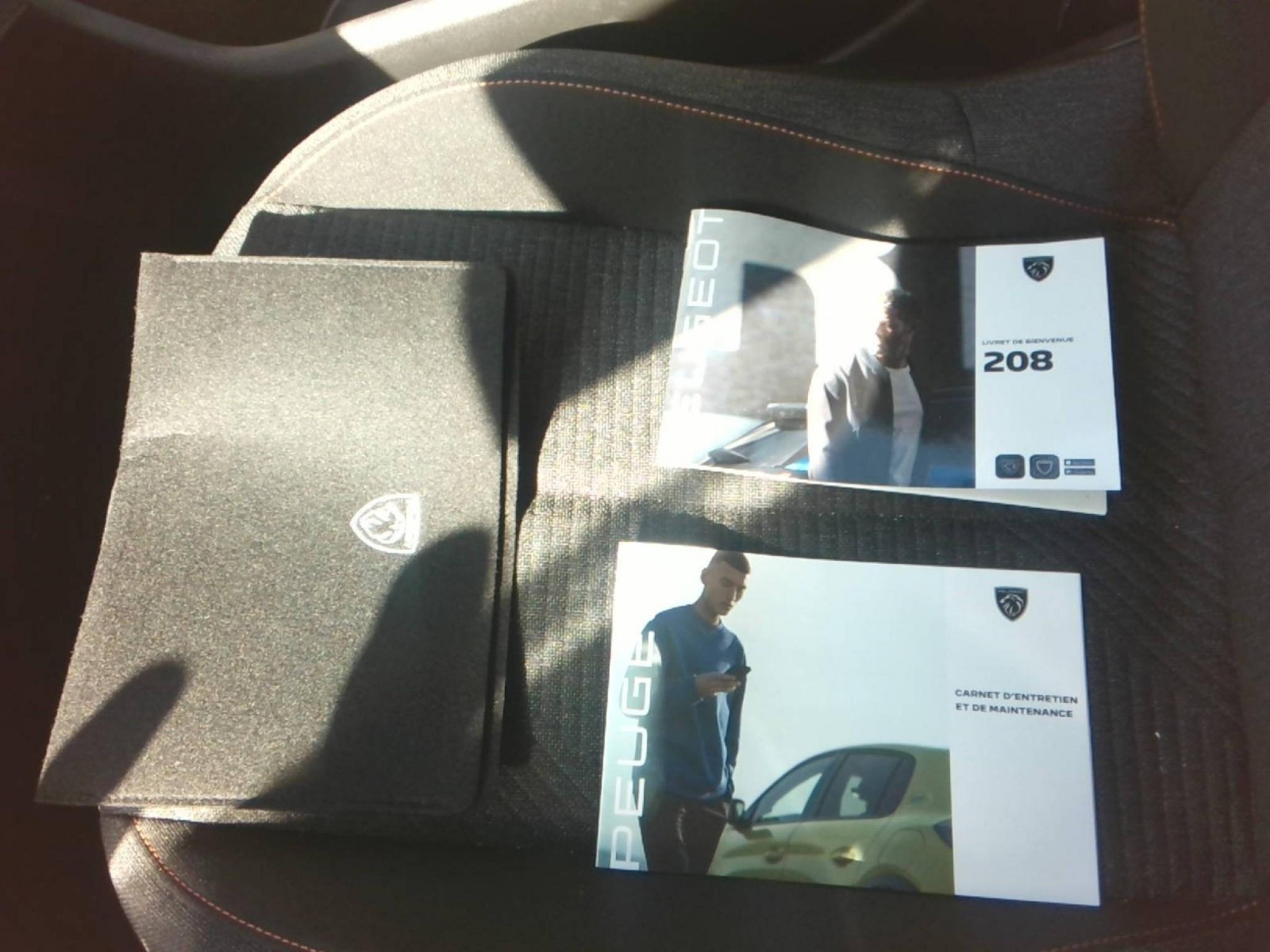 PEUGEOT - 208 - #861634 - 5