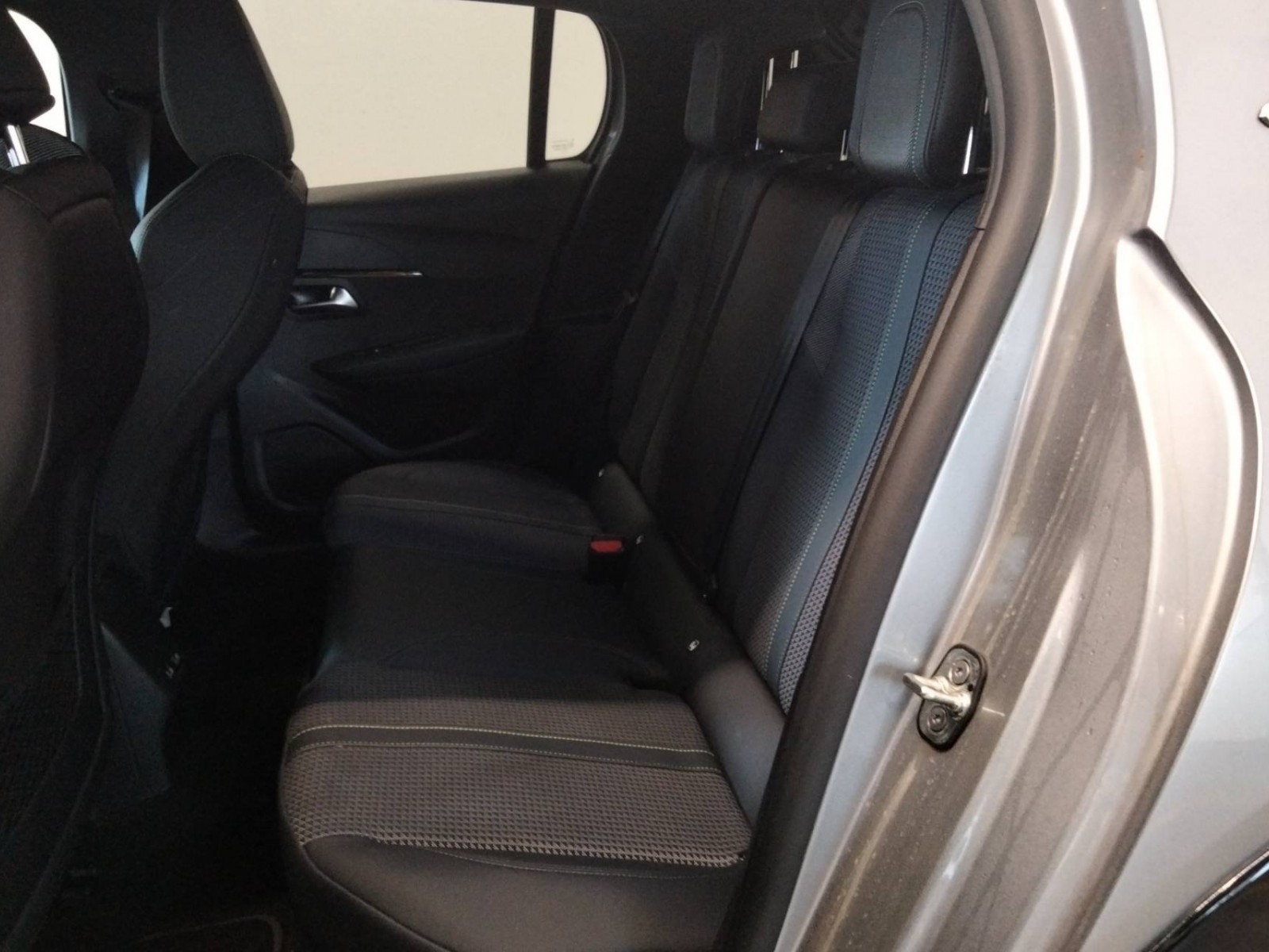 PEUGEOT - 208 - #851383 - 12