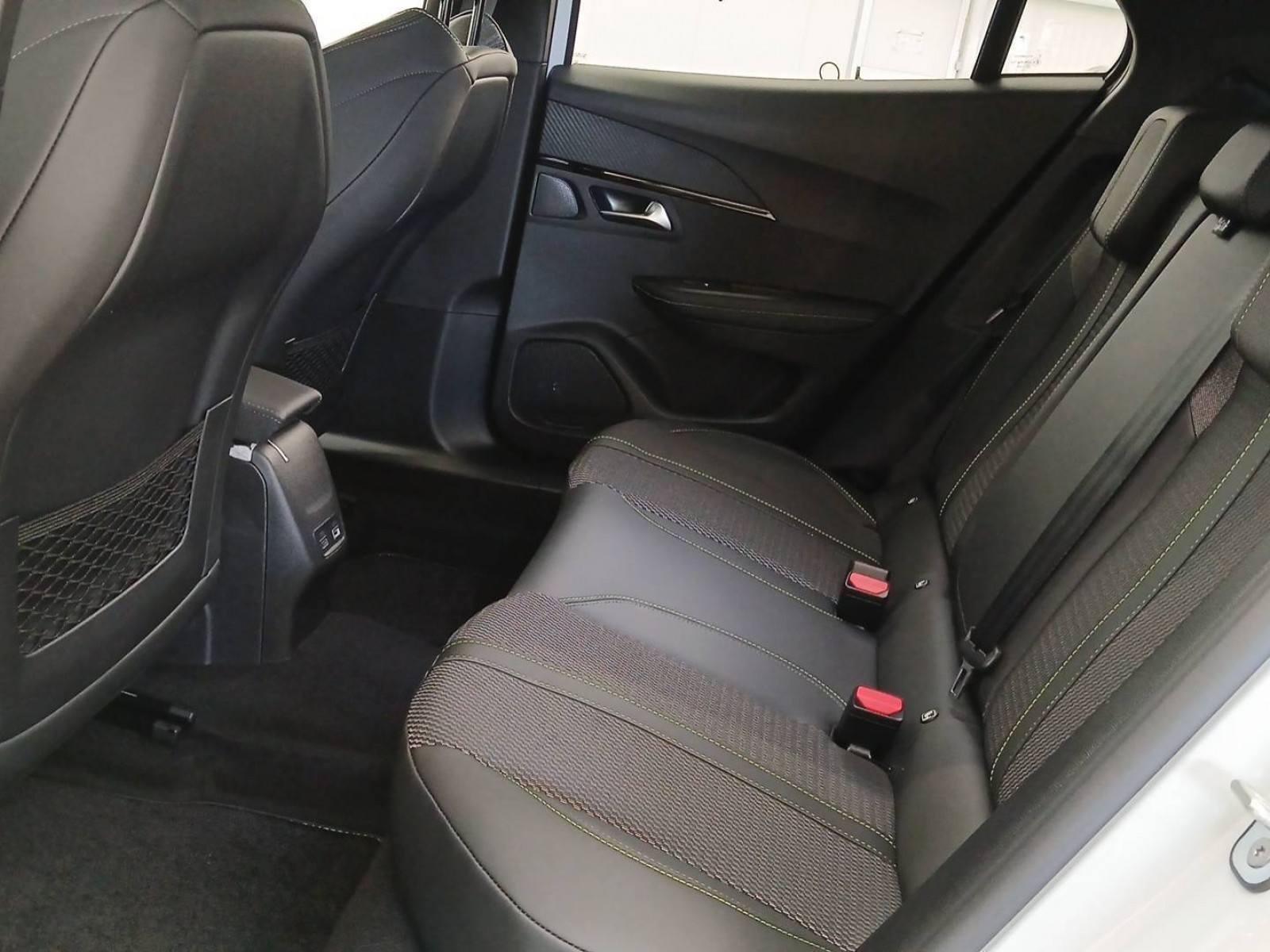 PEUGEOT - 2008 - #847335 - 8