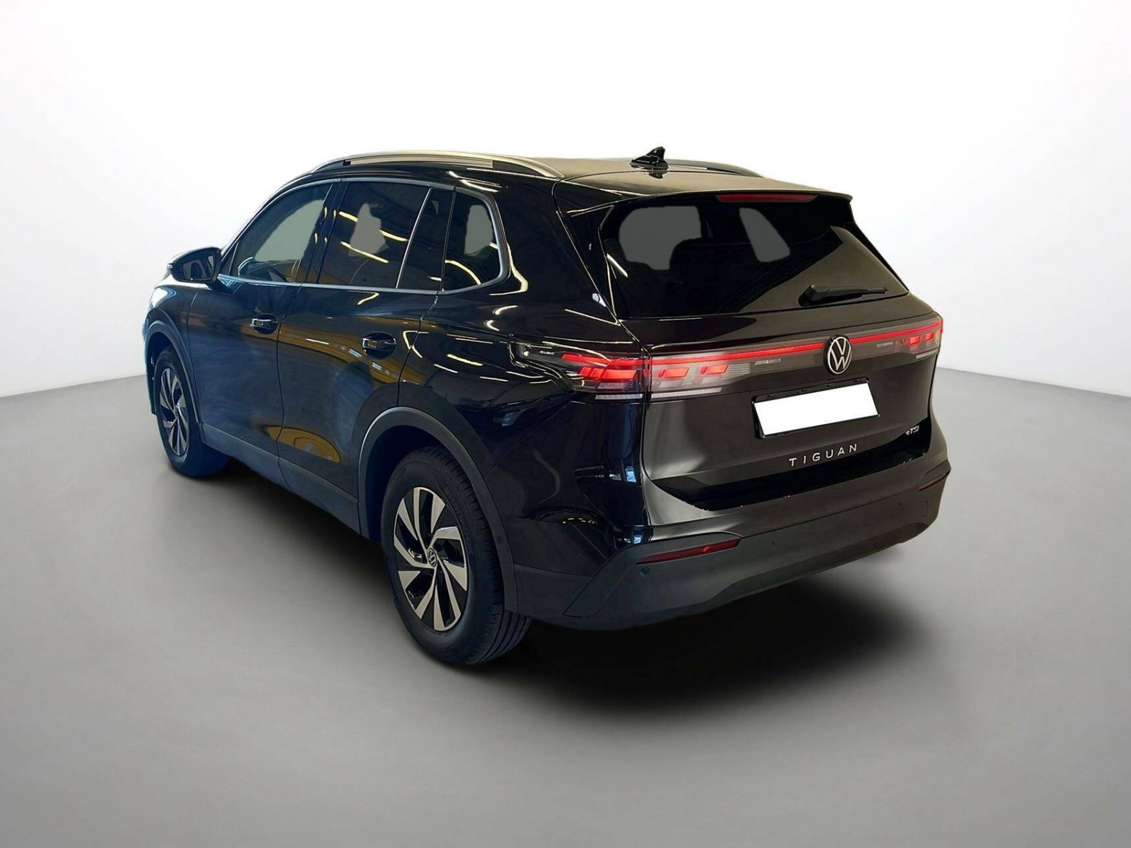 VOLKSWAGEN - TIGUAN - #859695 - 3