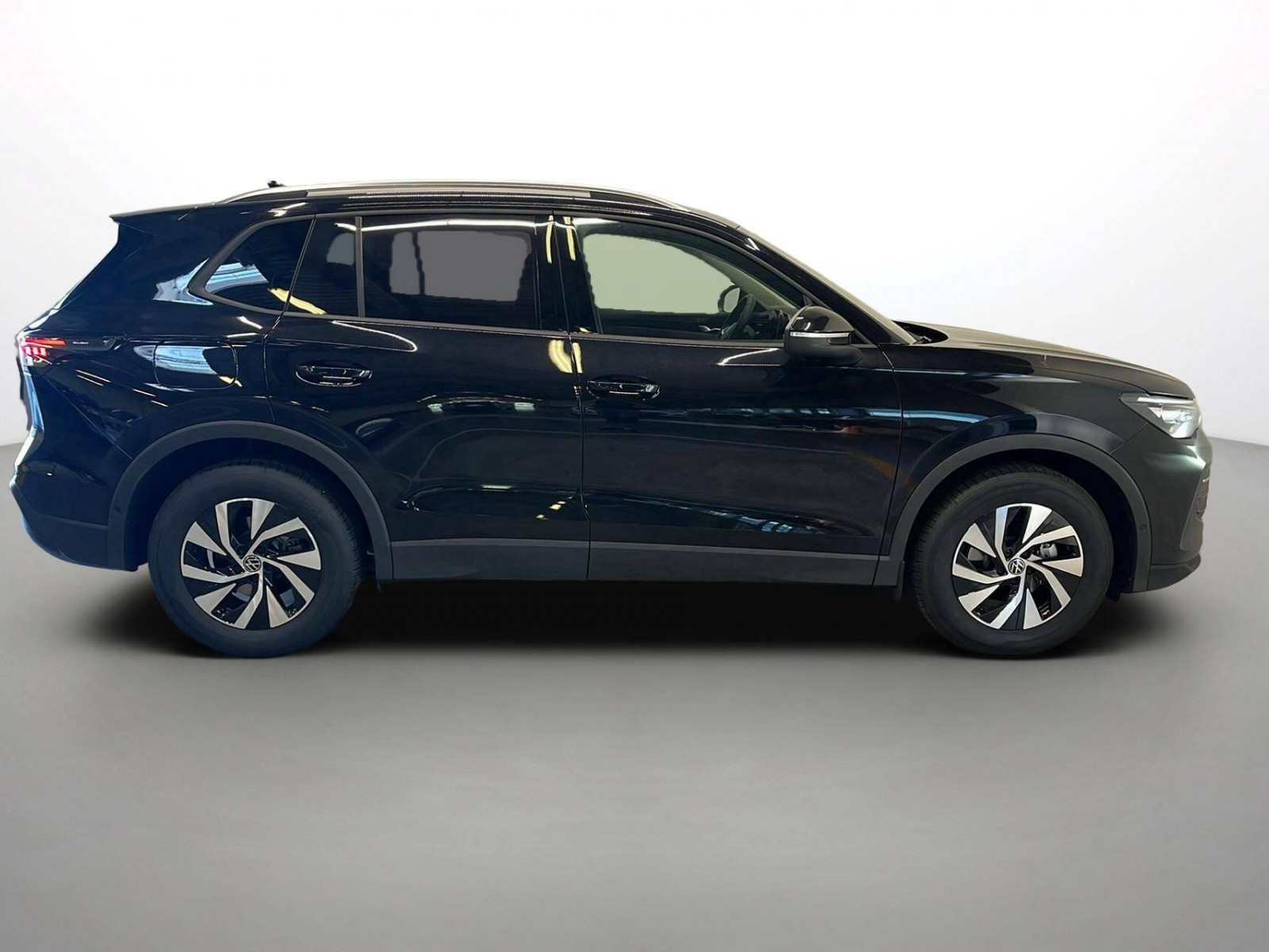 VOLKSWAGEN - TIGUAN - #859695 - 7