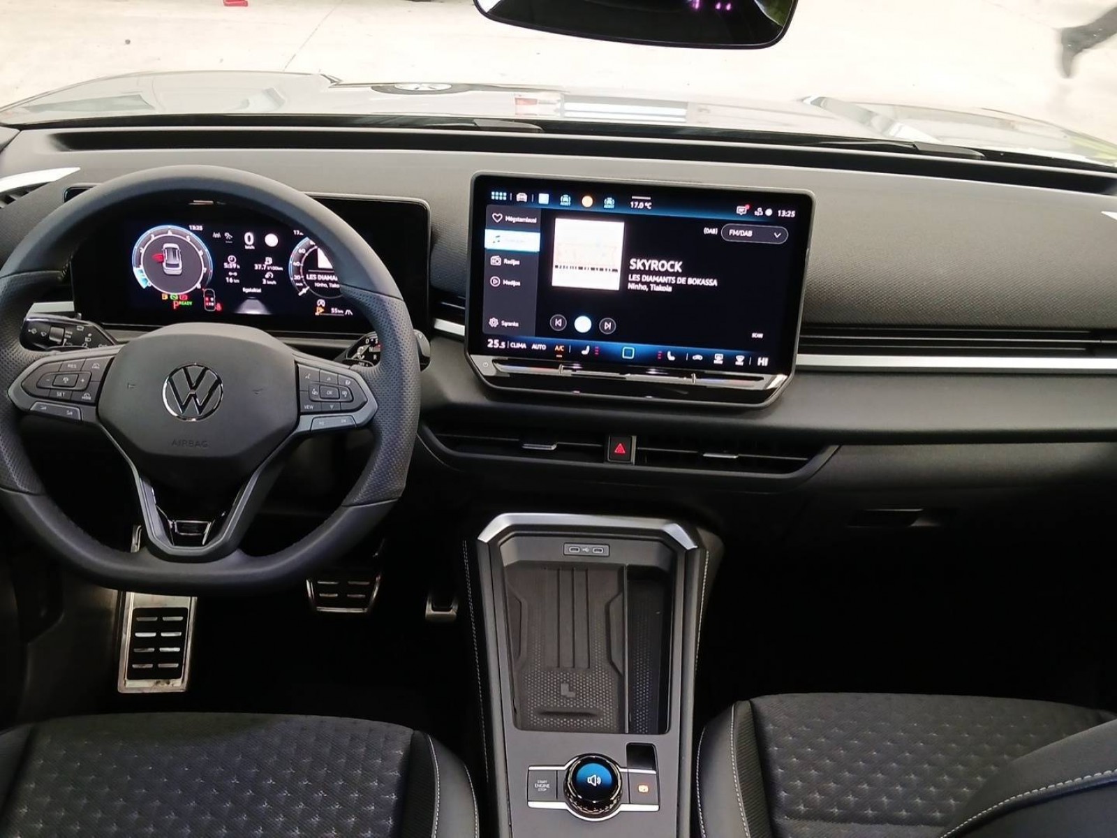 VOLKSWAGEN - T-ROC - #866417 - 9