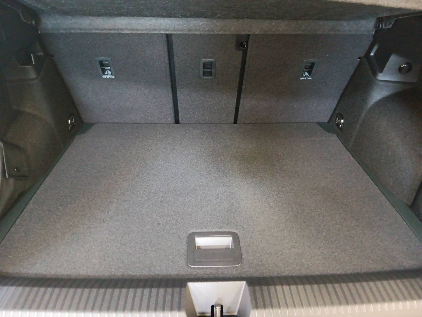 VOLKSWAGEN - T-ROC - #844890 - 12