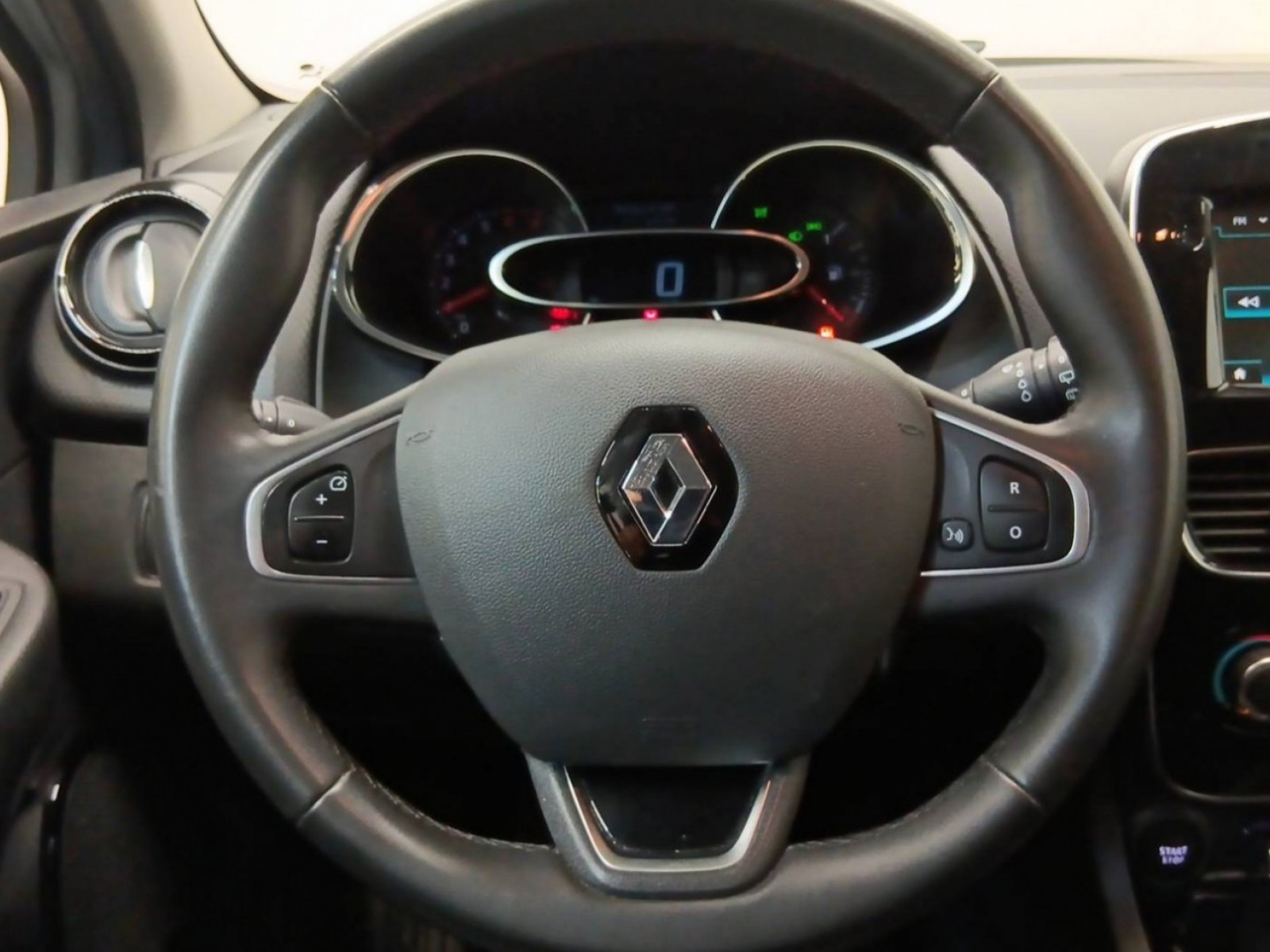 RENAULT - CLIO IV - #198336 - 28