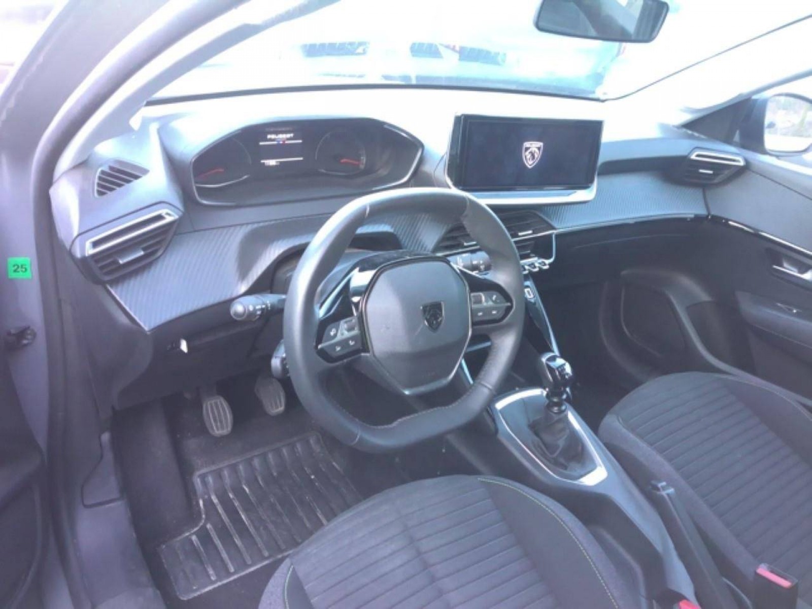 PEUGEOT - 208 - #869242 - 3