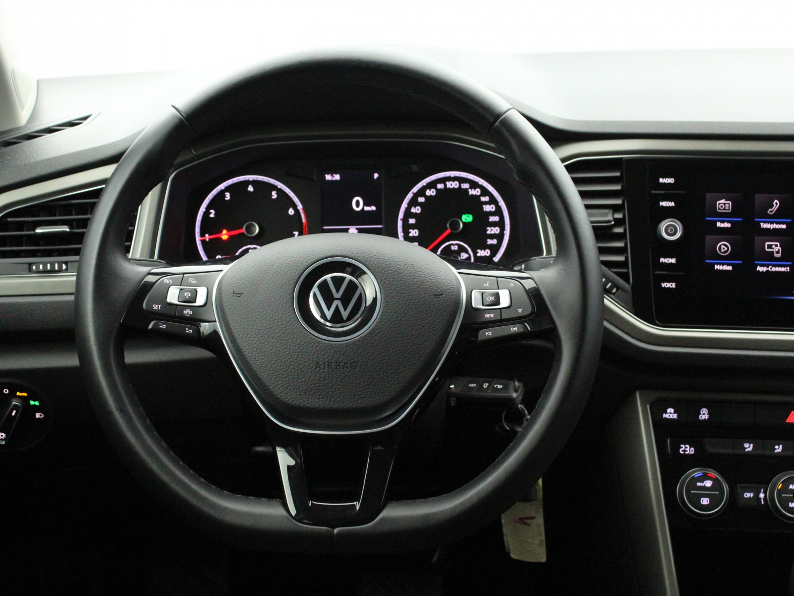 VOLKSWAGEN - T-ROC - #167318 - 10