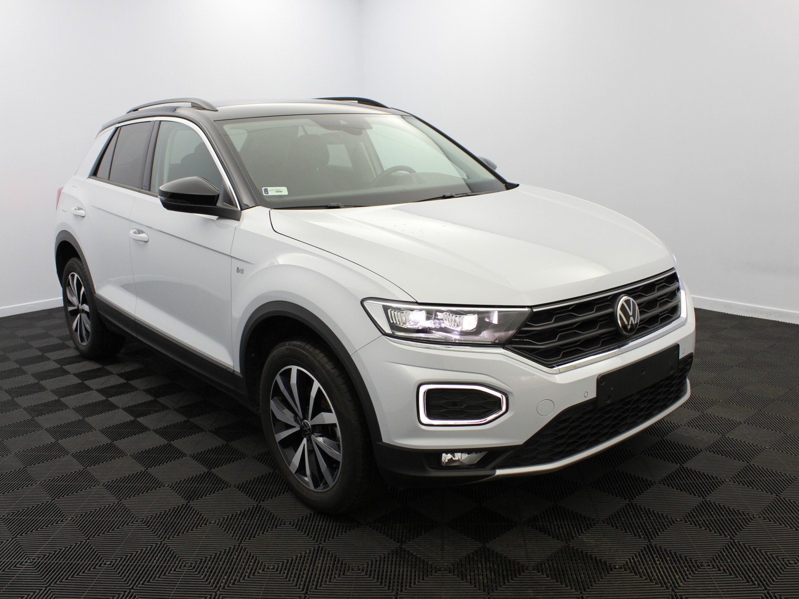 VOLKSWAGEN - T-ROC - #167318 - 1