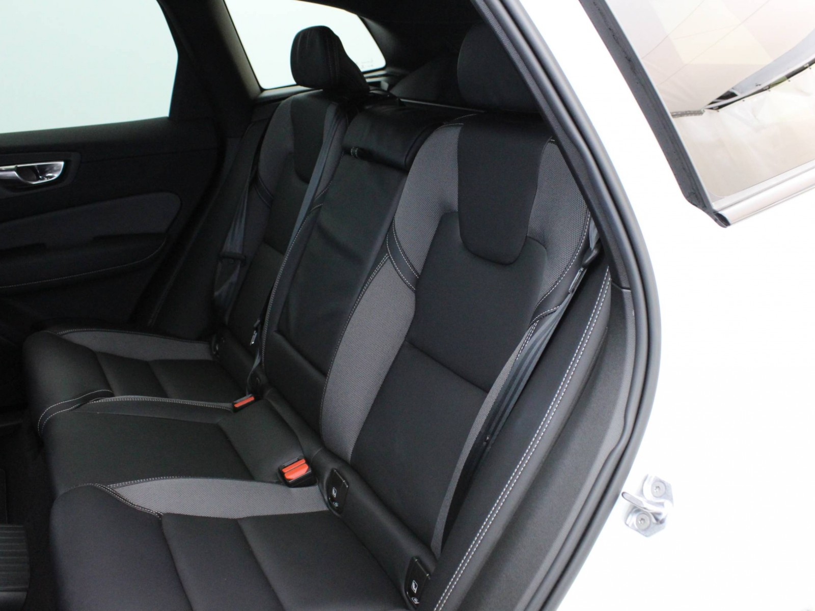 VOLVO - XC60 MY22 - #174952 - 8
