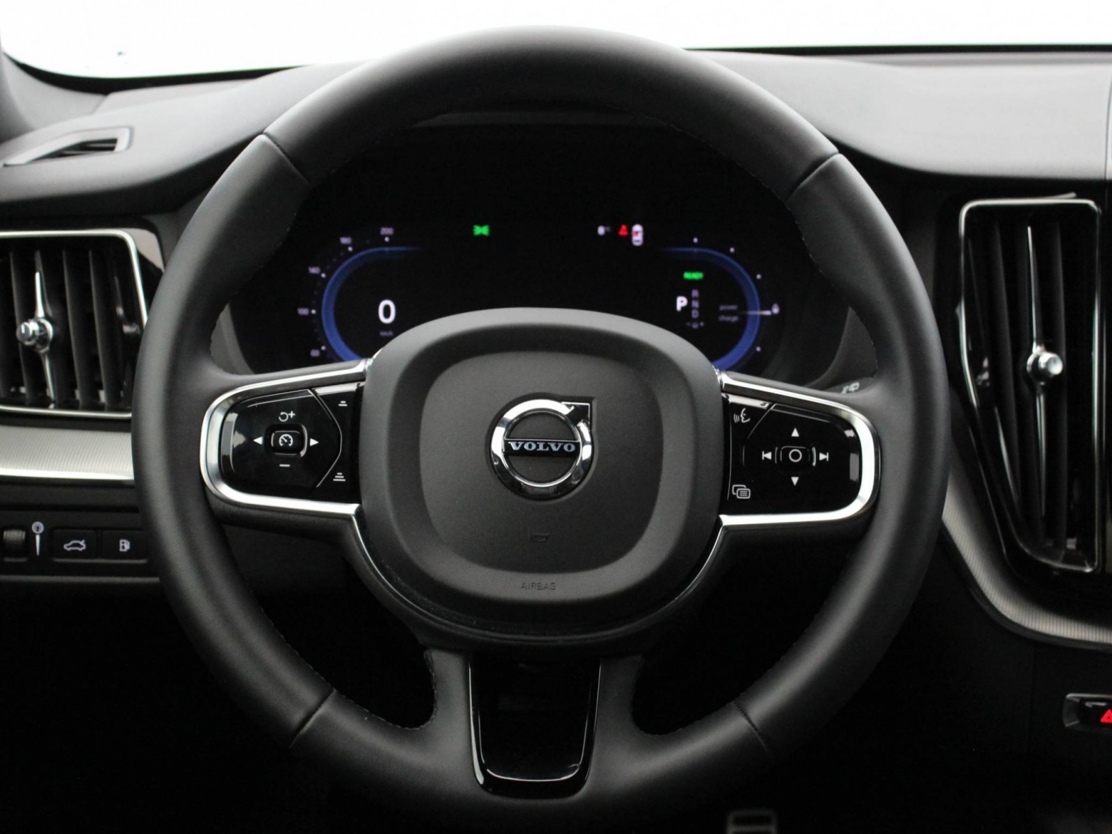 VOLVO - XC60 MY22 - #174952 - 26