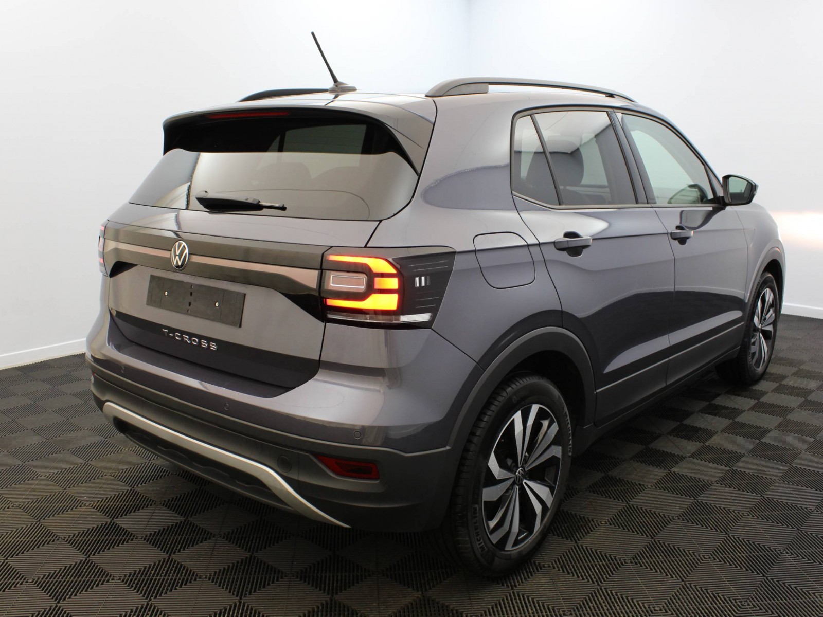 VOLKSWAGEN - T-CROSS - #182267 - 3
