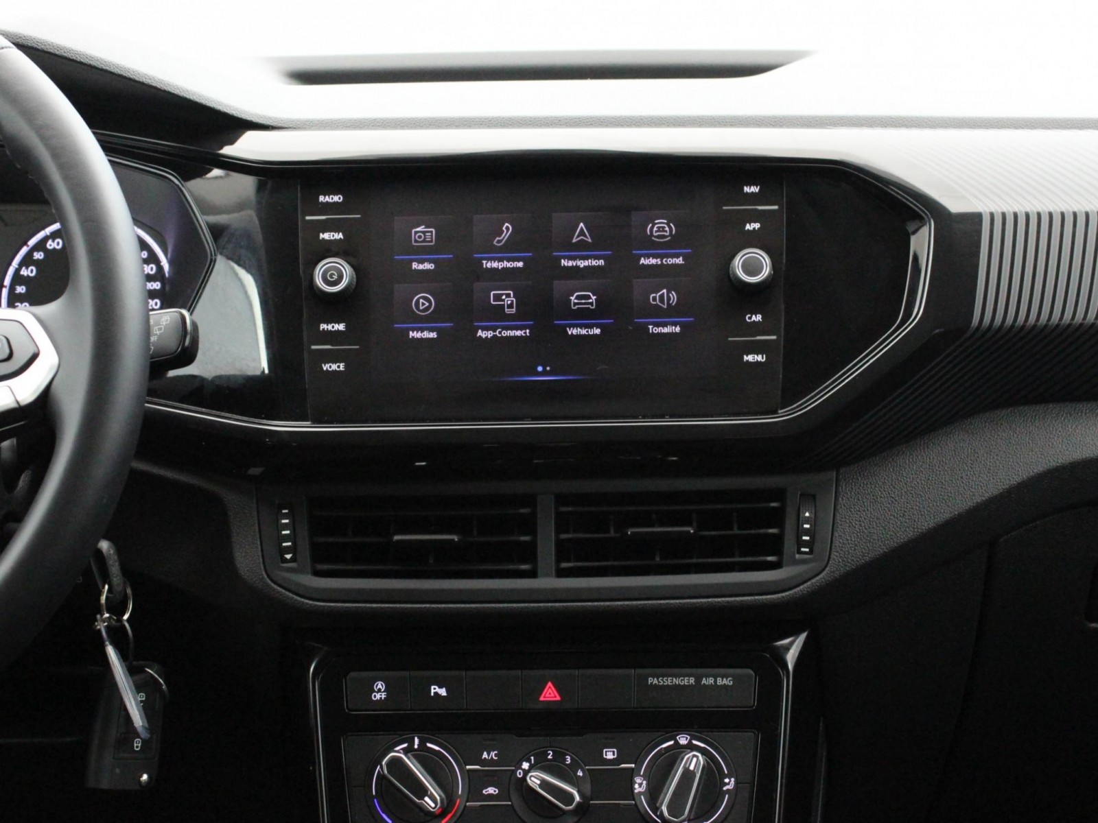 VOLKSWAGEN - T-CROSS - #182267 - 26
