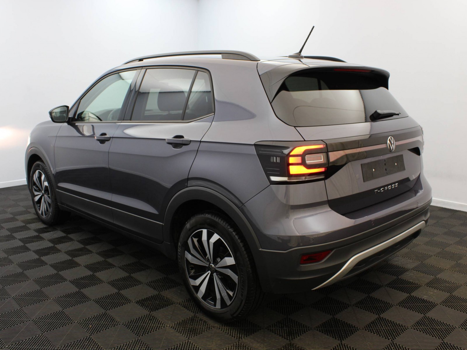 VOLKSWAGEN - T-CROSS - #182267 - 2