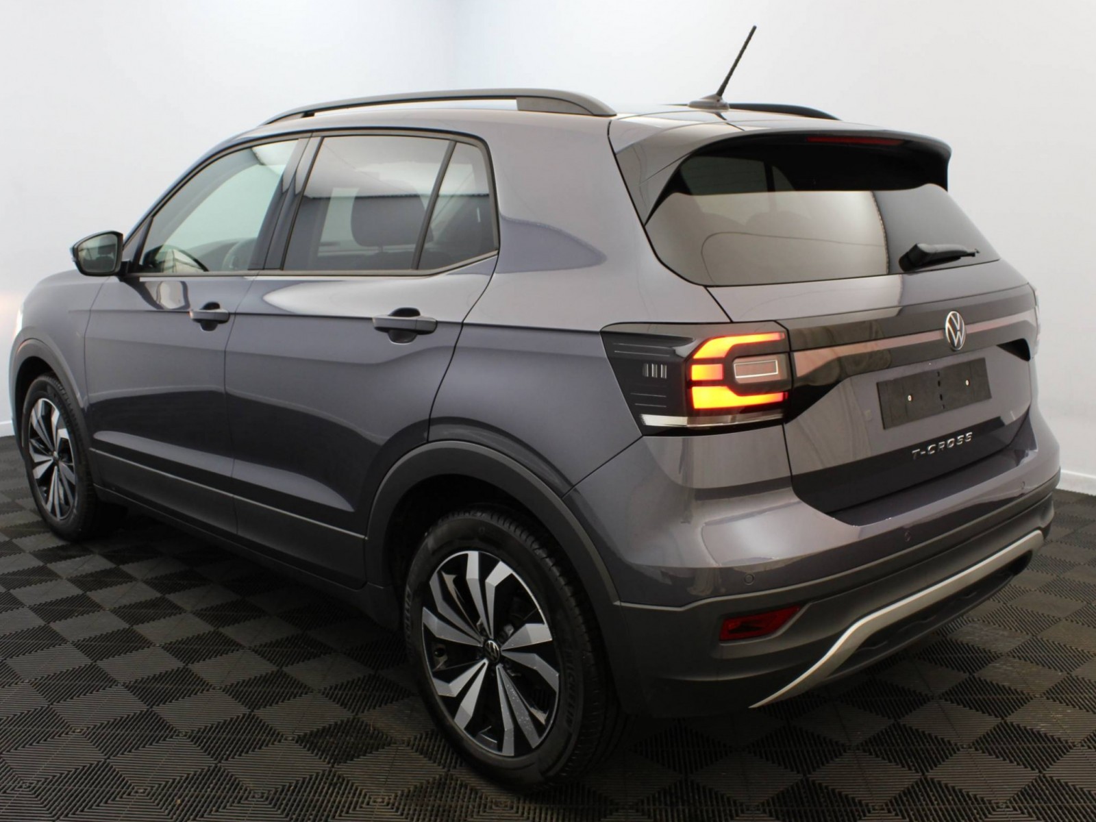 VOLKSWAGEN - T-CROSS - #182267 - 17