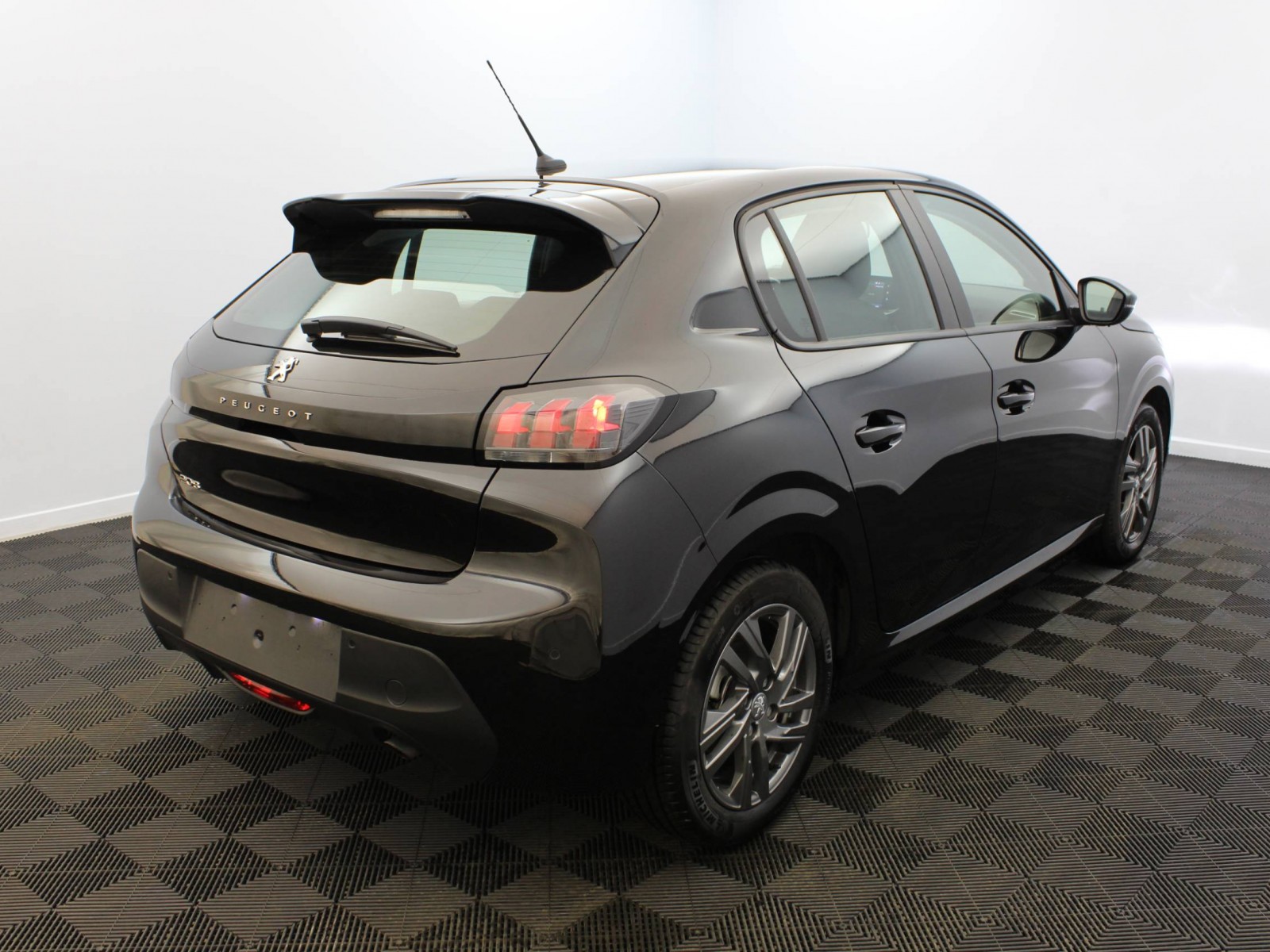 PEUGEOT - 208 - #165344 - 3