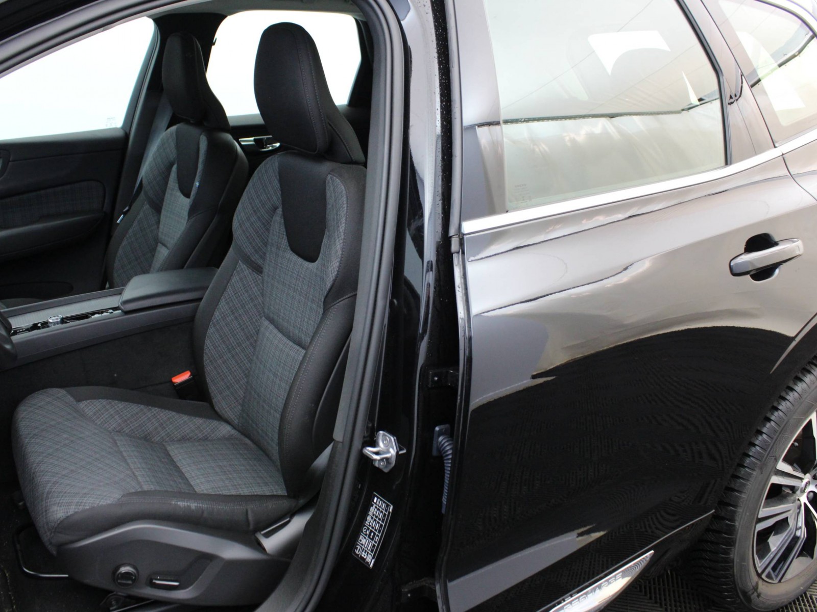 VOLVO - XC60 MY22 - #174920 - 7