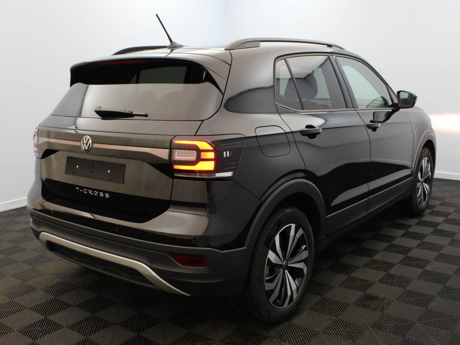 VOLKSWAGEN - T-CROSS - #175407 - 3