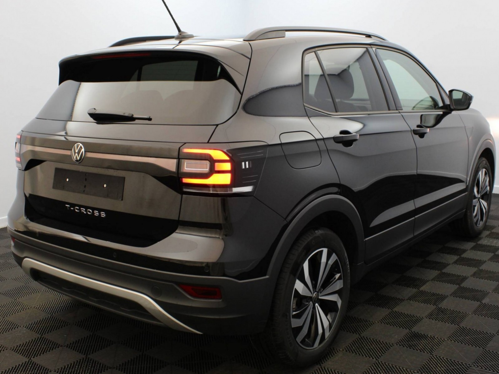 VOLKSWAGEN - T-CROSS - #175402 - 17